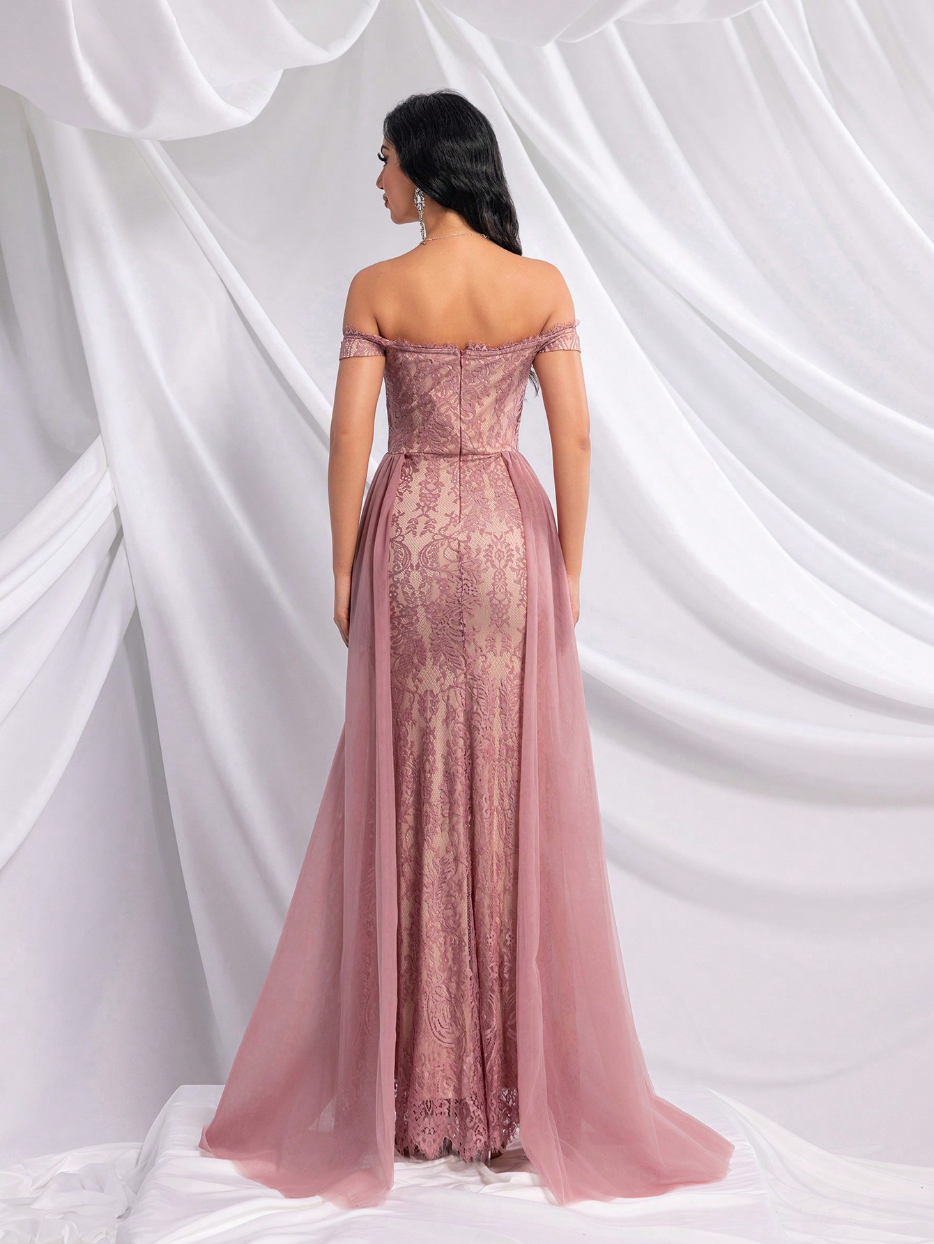 Fashionable Elegant Solid Color Full Printed Lace Mesh Ladies Gown Dresses For Evening Party, Banquet, Cocktail Party