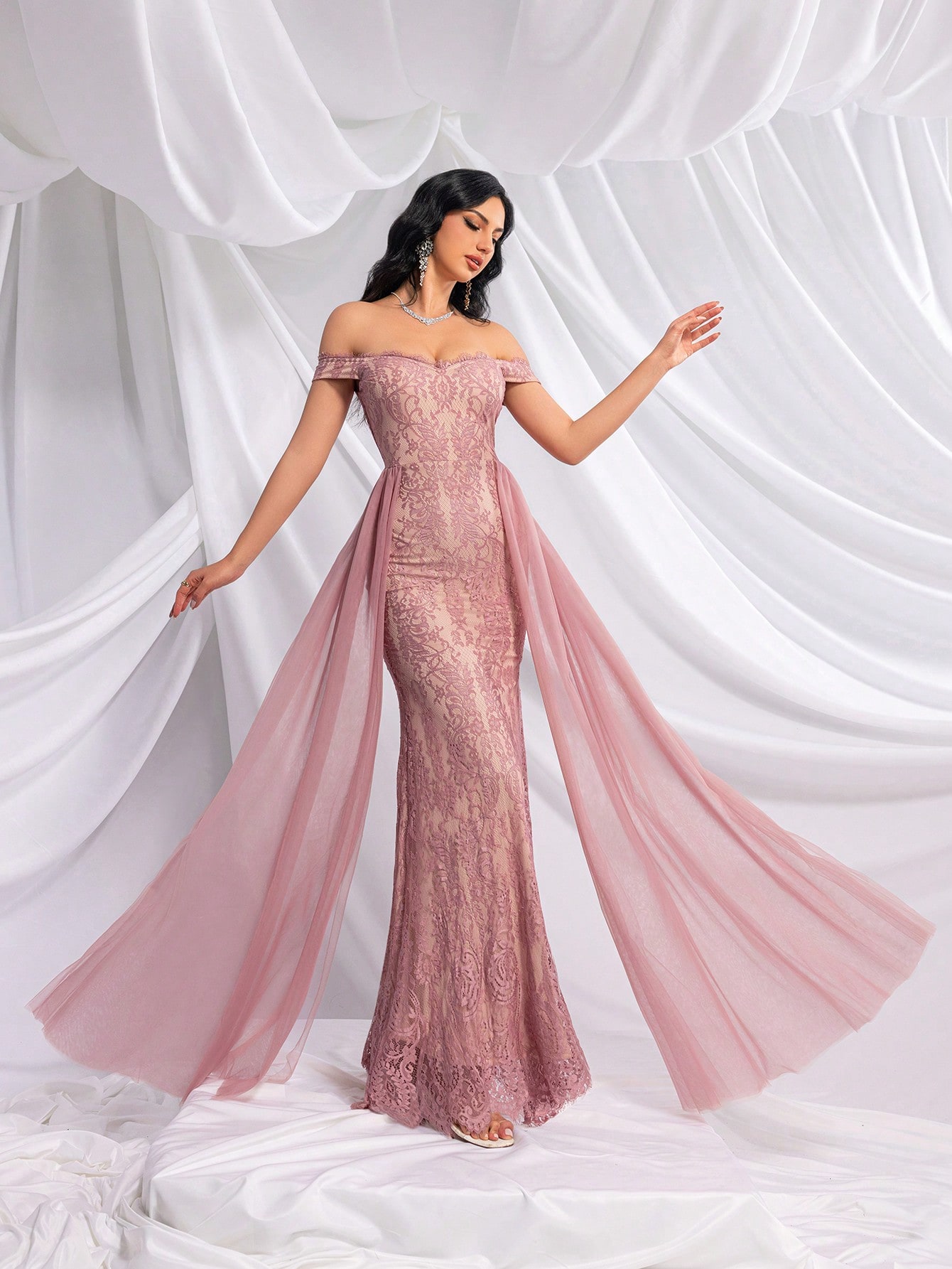 Fashionable Elegant Solid Color Full Printed Lace Mesh Ladies Gown Dresses For Evening Party, Banquet, Cocktail Party