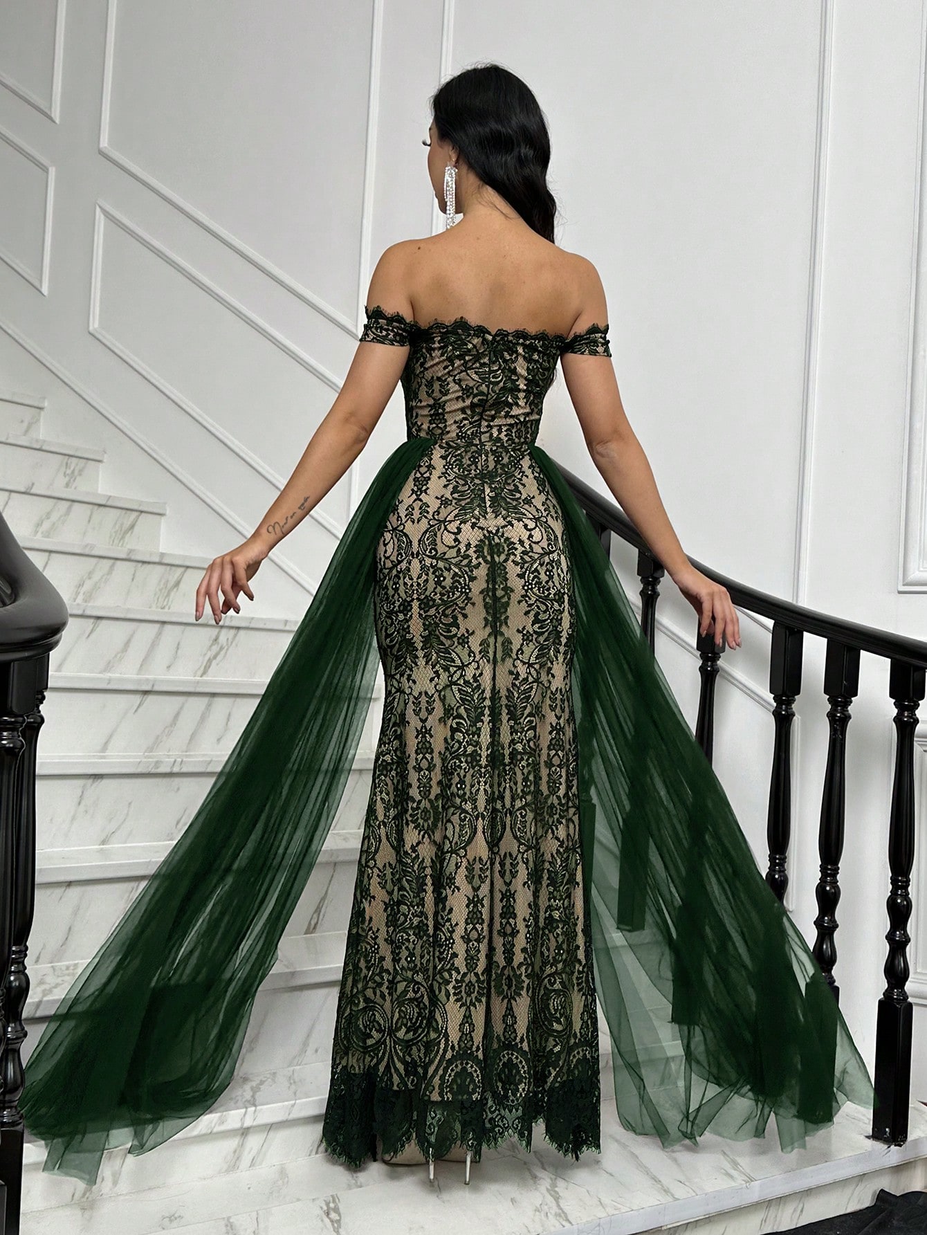 Fashionable Elegant Solid Color Full Printed Lace Mesh Ladies Gown Dresses For Evening Party, Banquet, Cocktail Party