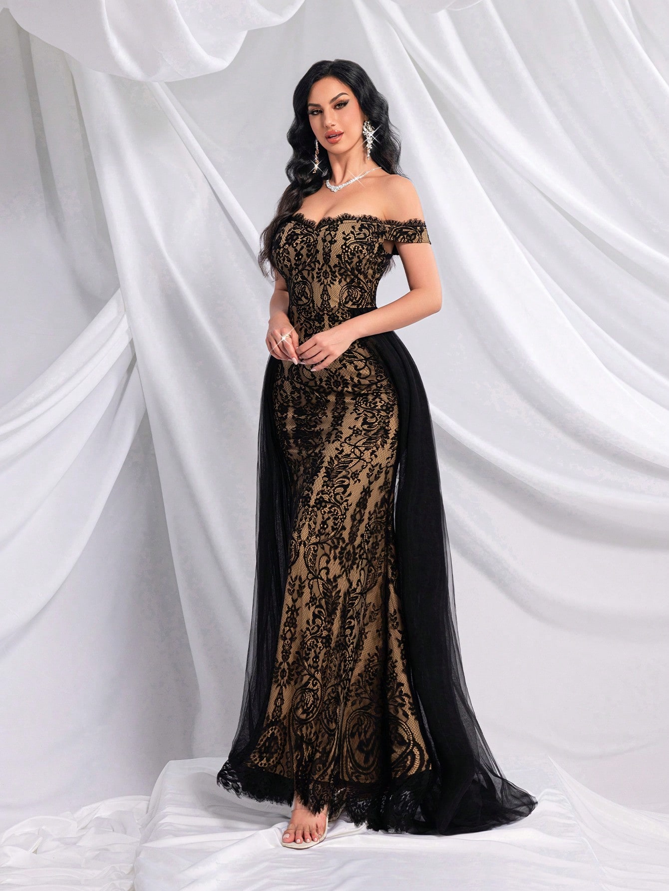 Fashionable Elegant Solid Color Full Printed Lace Mesh Ladies Gown Dresses For Evening Party, Banquet, Cocktail Party