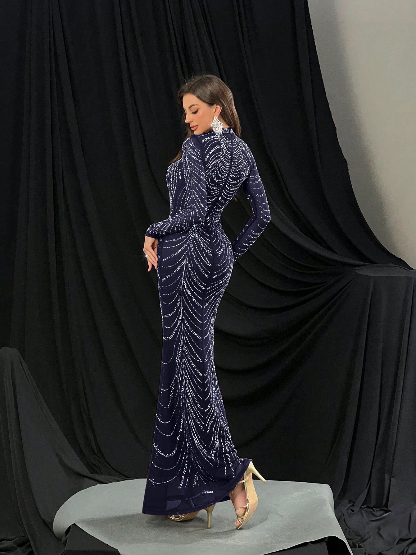 Fashionable Gorgeous Hot Drill Evening Gown Luxurious Rhinestone Formal Dress For Cocktail Party, Red Carpet Events, Galas Solid Color Long Sleeve Mermaid Hem Gowns