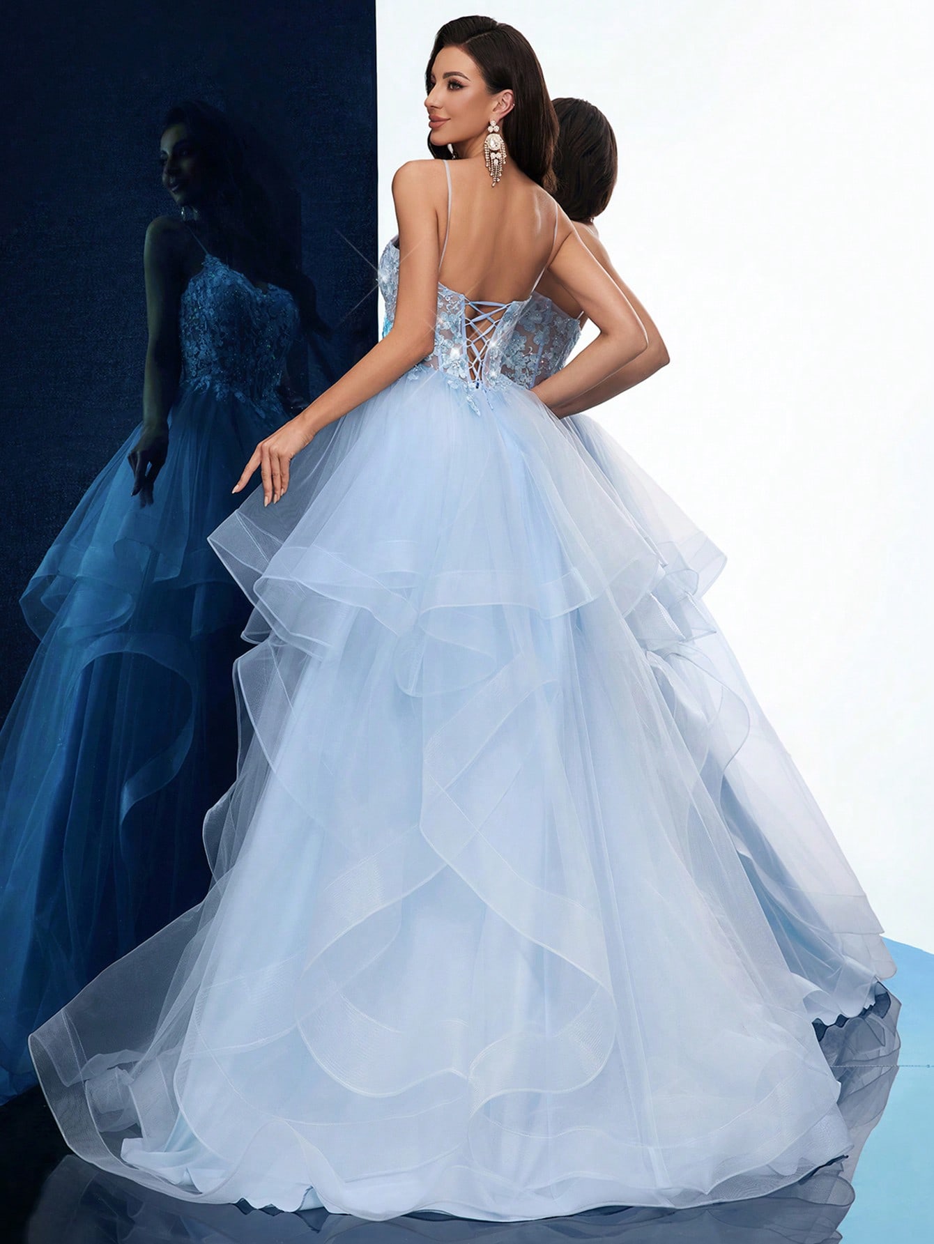 Dreamy Party Women Formal Dress Elegant Summer Evening Gown Graduation Outfit For Birthday Party, Graduation Season Prom, Galas, Fiesta, Dinner Party, Red Carpet Solid Color Appliqued Sleeveless Layered Hem Floor Length Dresses