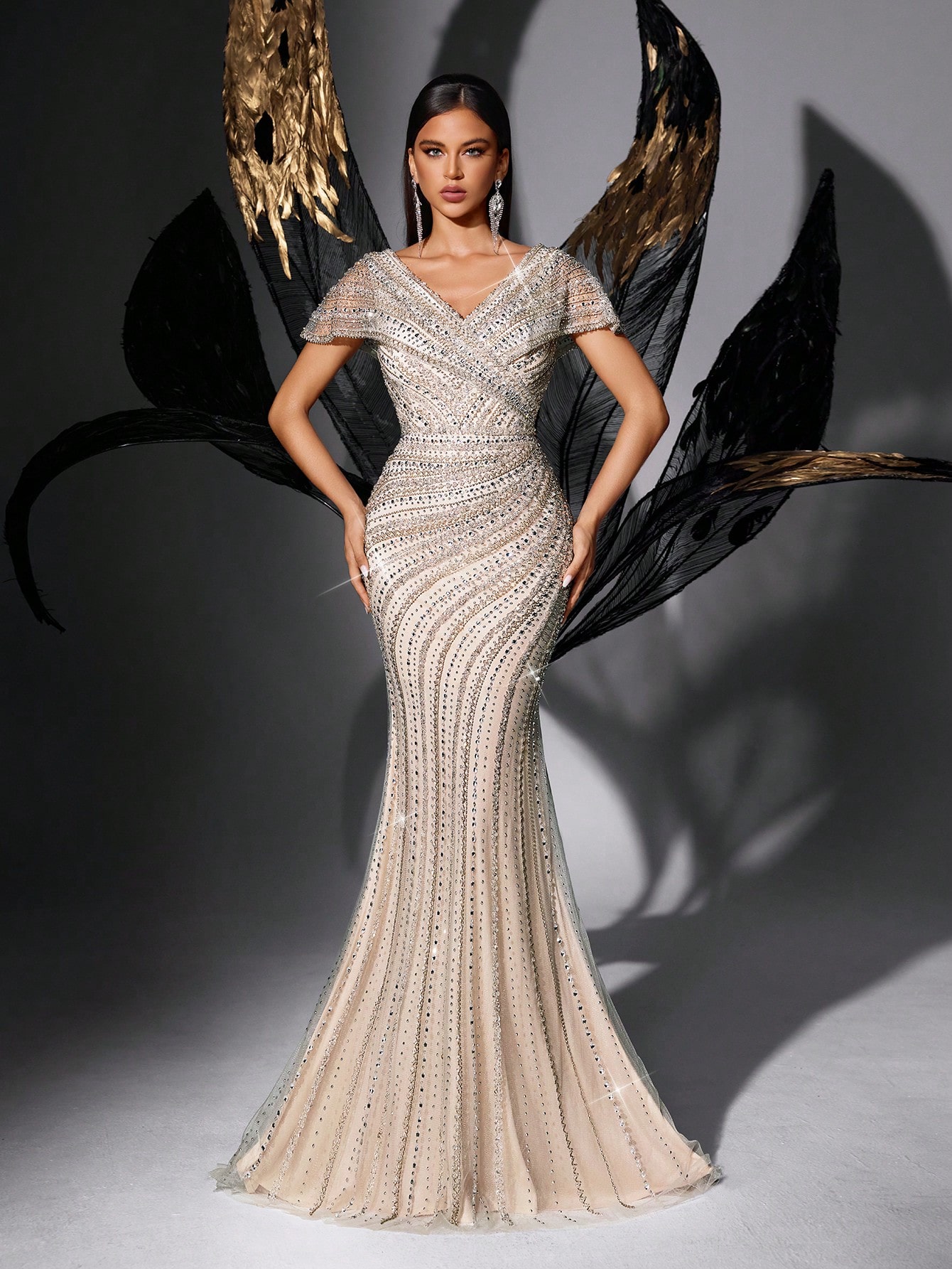 Romantic Goddess Silver Sequin V-Neck Short Sleeve Mermaid Hem Gown Dress For Dinner Party, Prom, Graduation Party