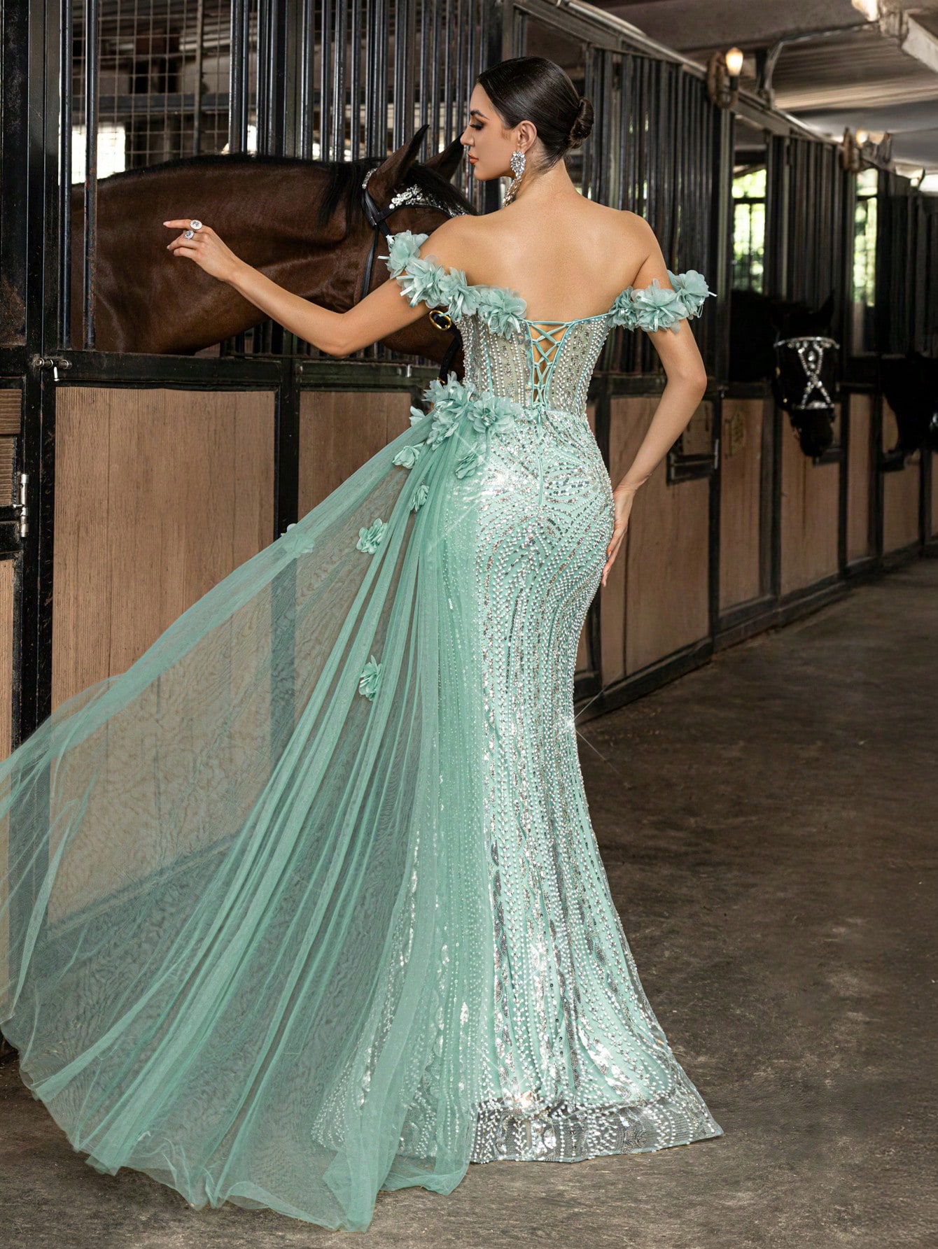 Sparkling Women Sequins Formal Dress Floral Decorations Banquet Evening Gown For Galas, Fashion Dinner, Birthday Party, Proms, Award Ceremony Solid Color Sleeveless Slit Backless Formal Maxi Dresses