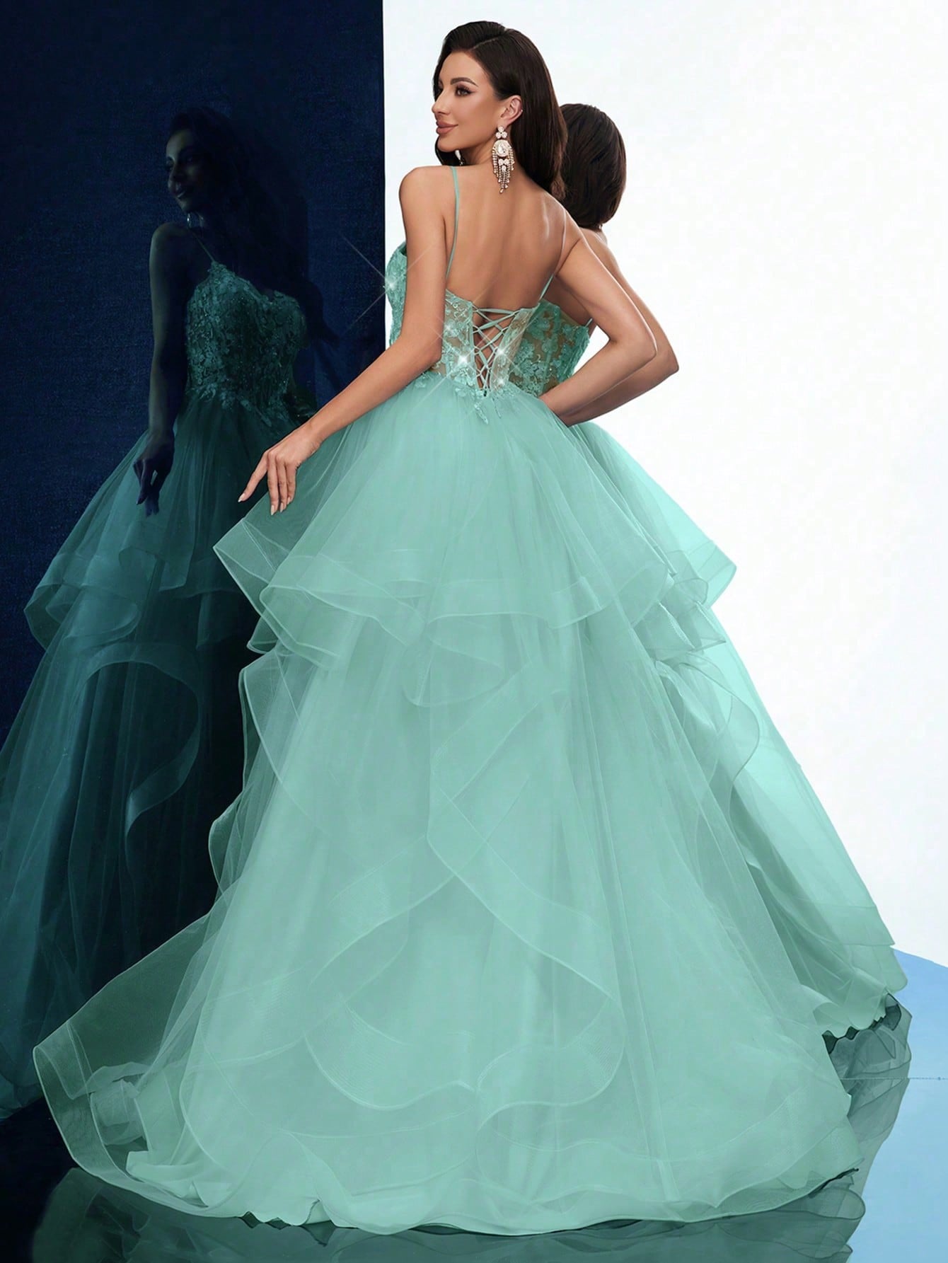 Dreamy Party Women Formal Dress Elegant Summer Evening Gown Graduation Outfit For Birthday Party, Graduation Season Prom, Galas, Fiesta, Dinner Party, Red Carpet Solid Color Appliqued Sleeveless Layered Hem Floor Length Dresses