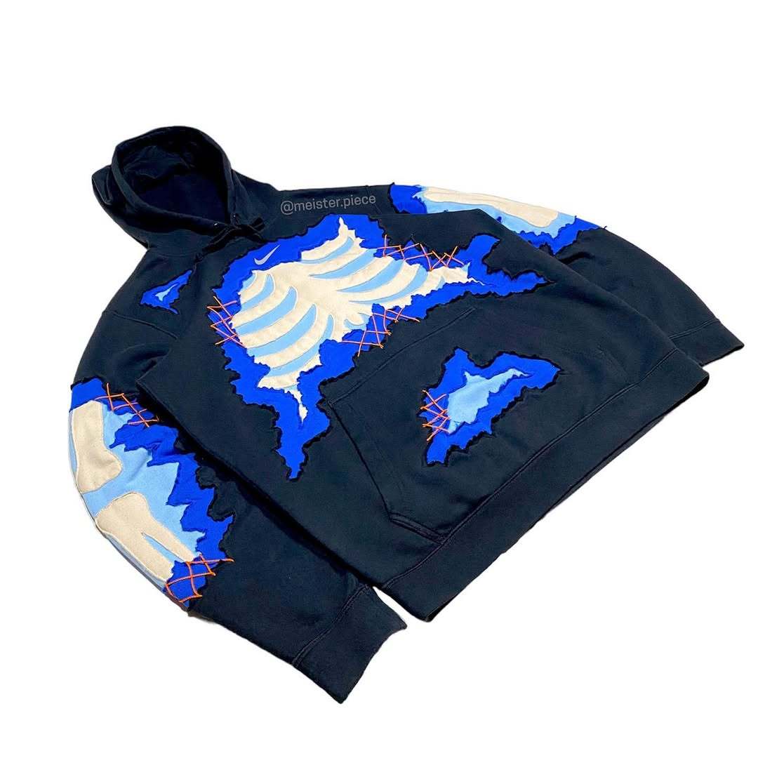 Damaged Nike Skull Hoodie (Black)