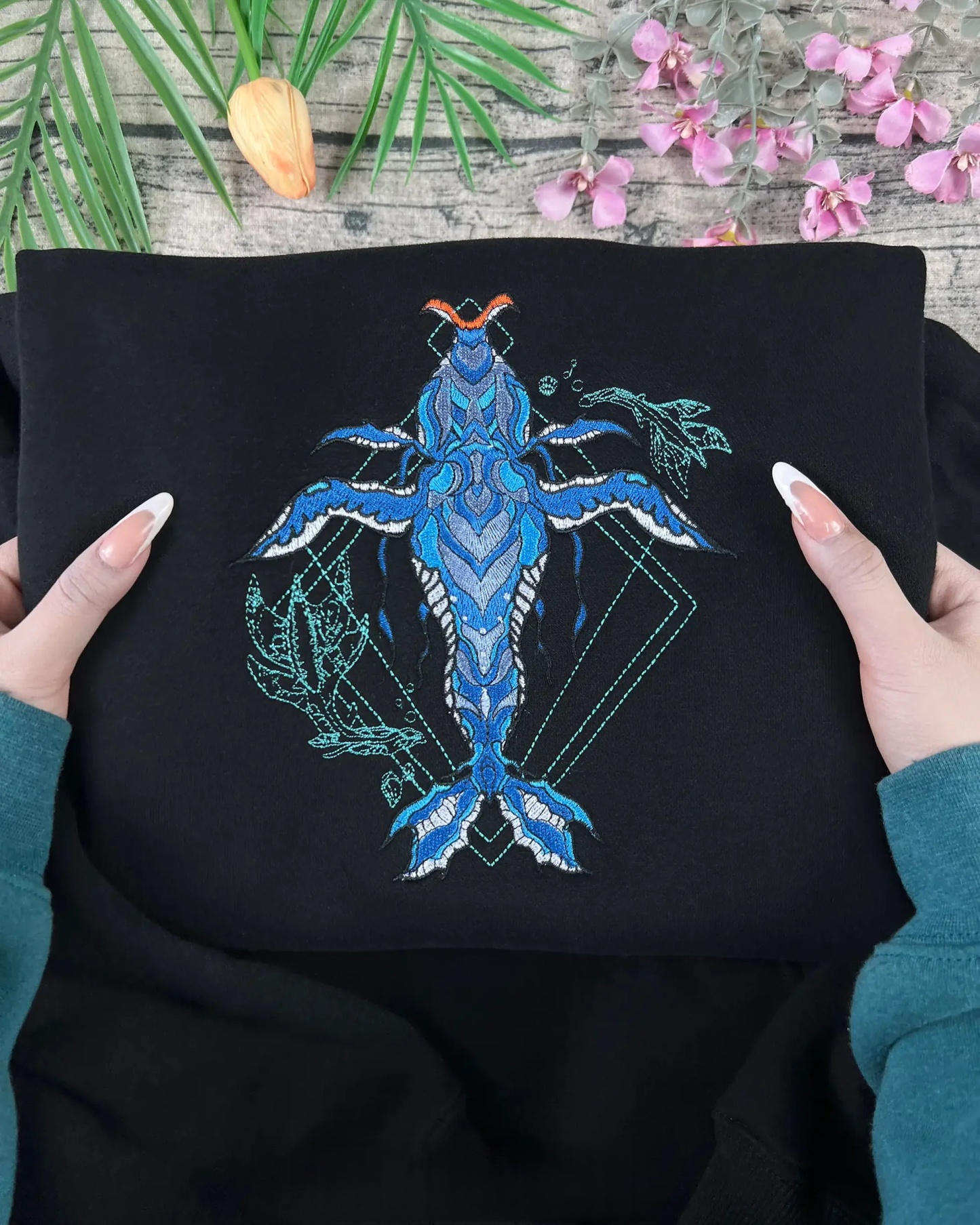 Tulkun Embroidered Crewneck Sweatshirt