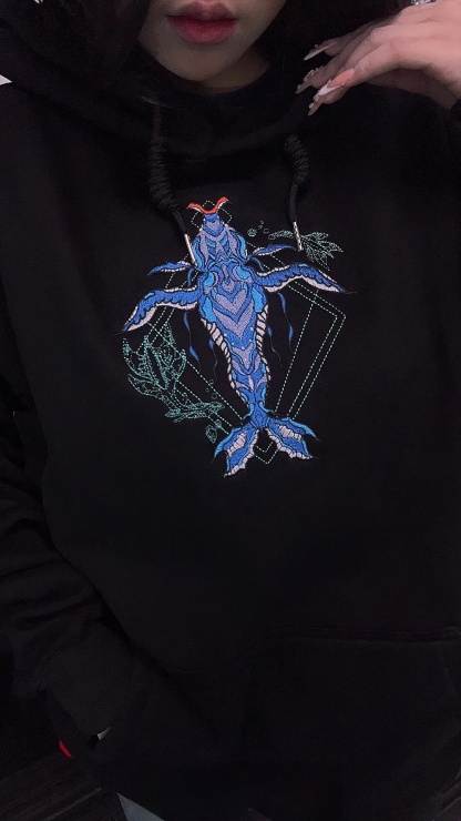 Tulkun Embroidered Crewneck Sweatshirt