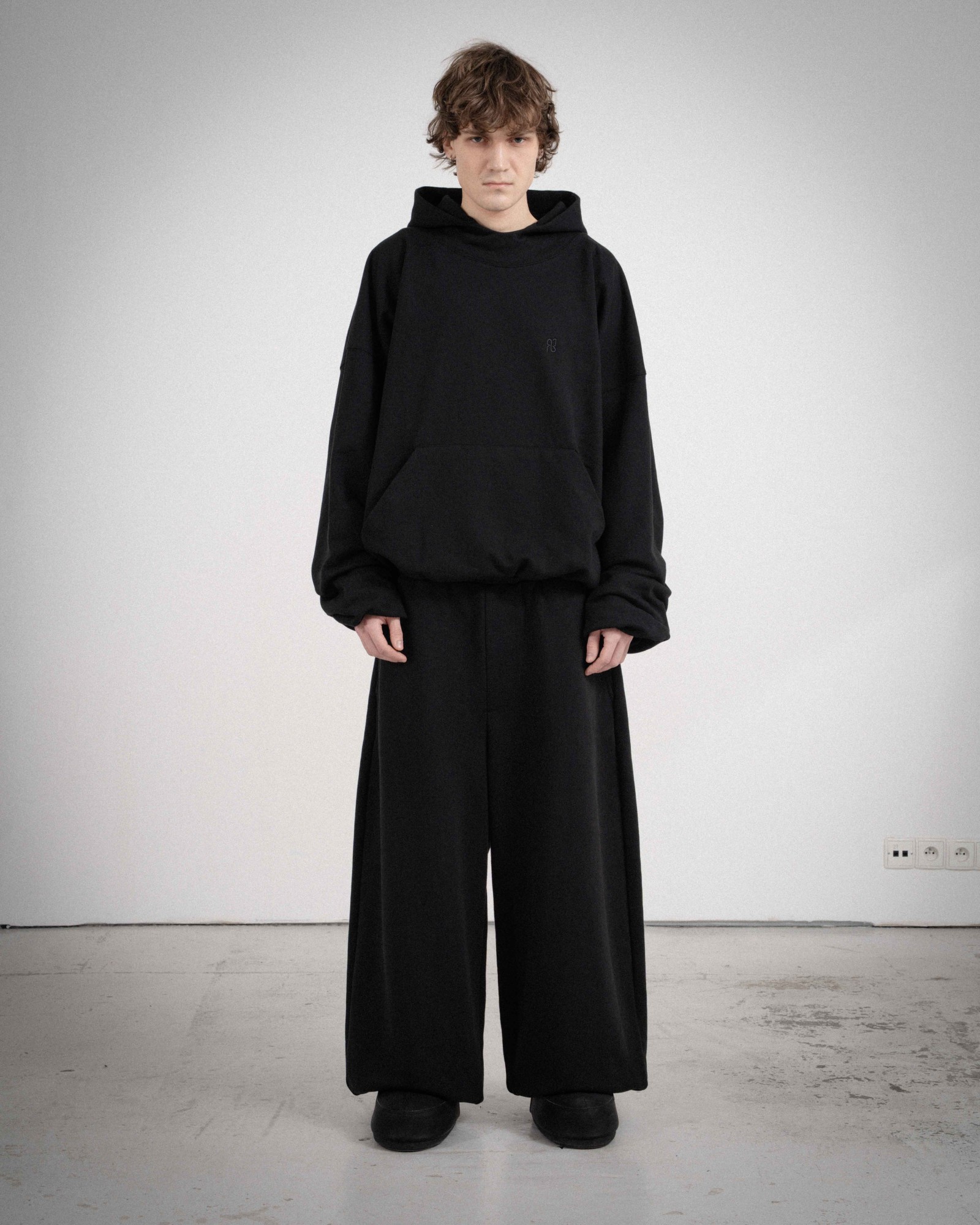 BIGGIE BLACK SWEATPANTS