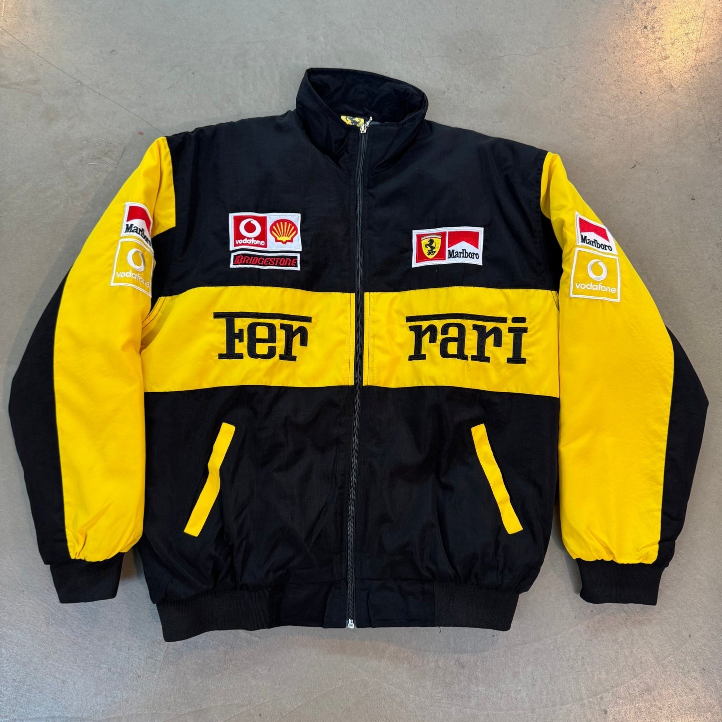 F1 FERthtRARl BLACK YELLOW