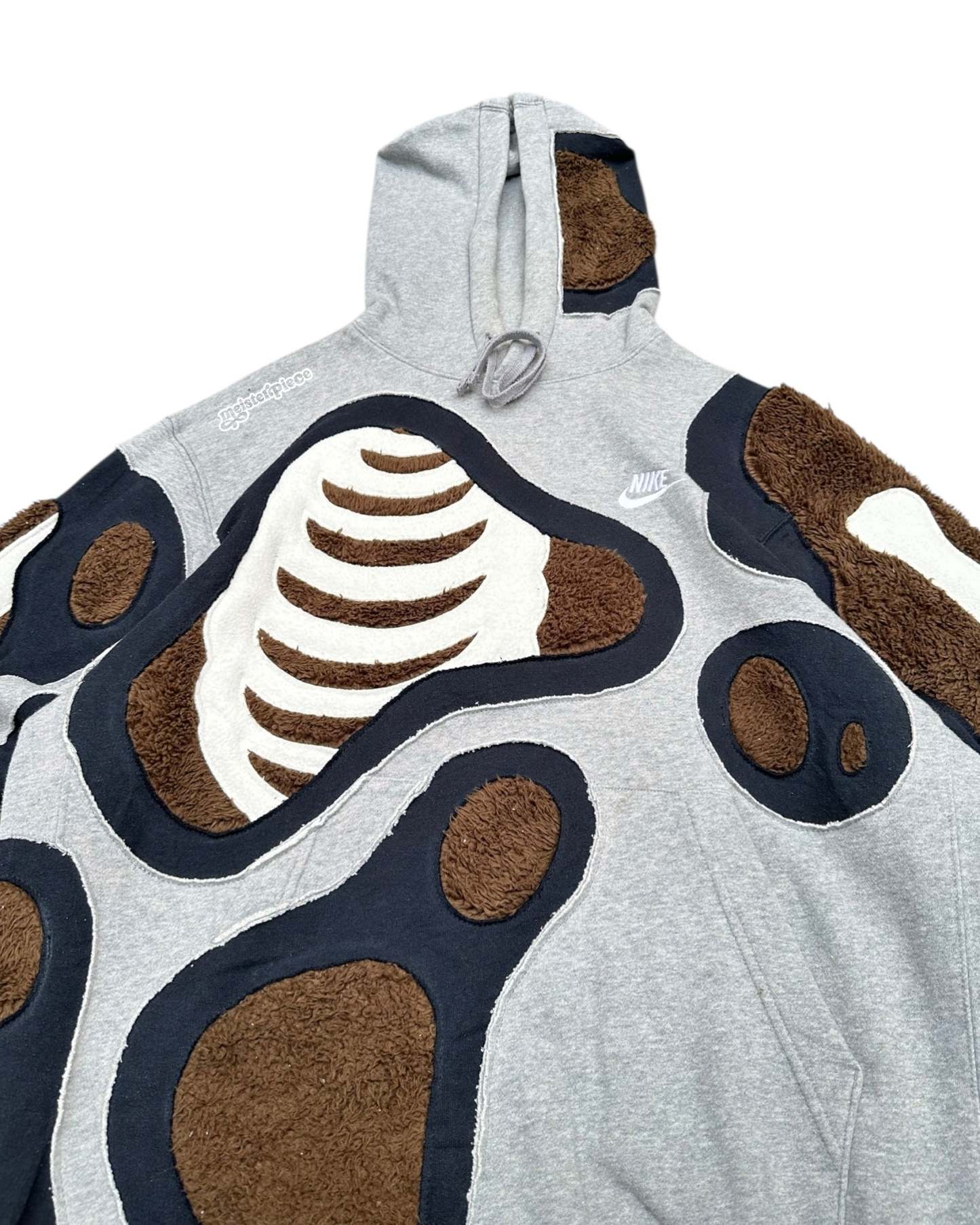 THE SKELETON SHERPA NIKE 