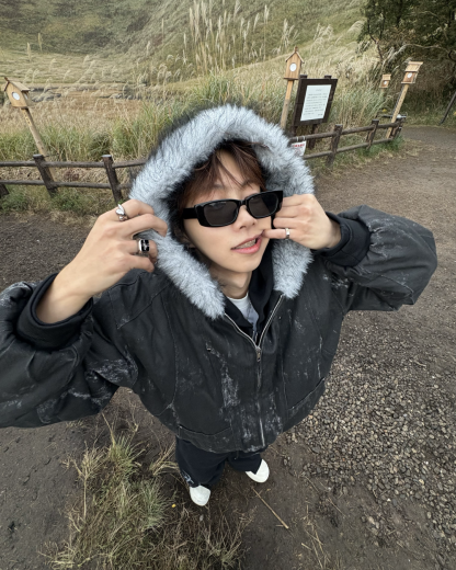 Wash-Damaged Fur Hood Jacket