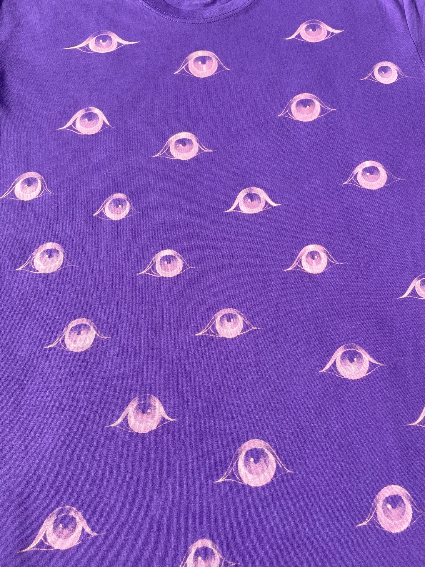 Purple spooky eyes short sleeve T-shirt