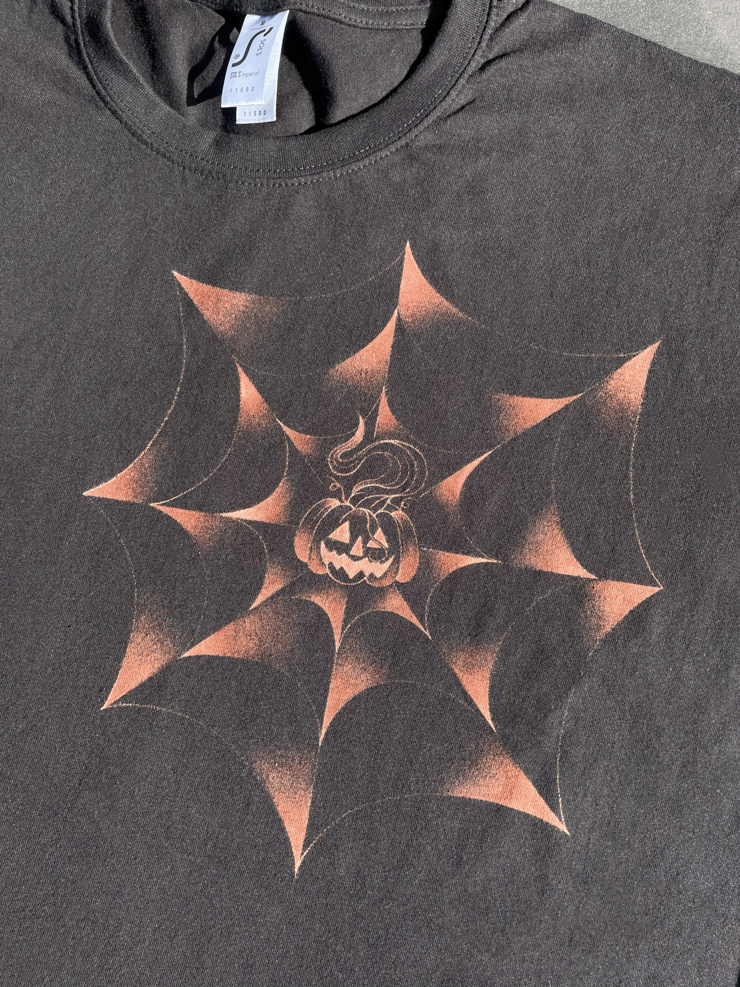Web of pumpkins short sleeve T-shirt