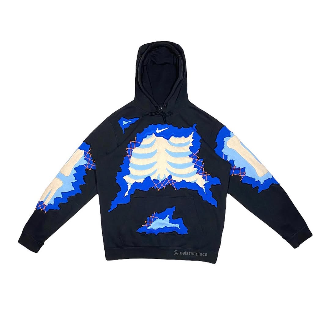 Damaged Nike Skull Hoodie (Black)