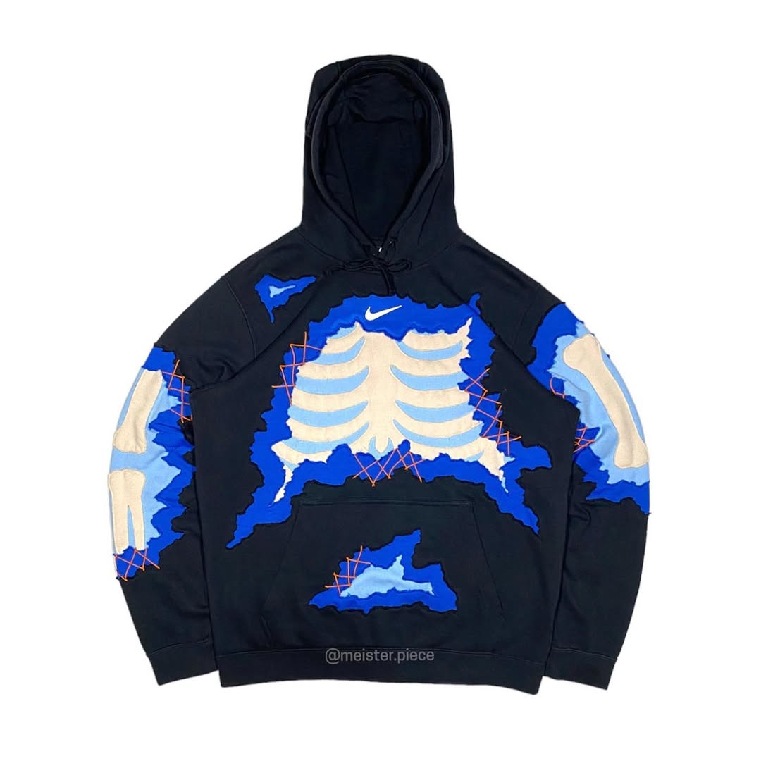 Damaged Nike Skull Hoodie (Black)