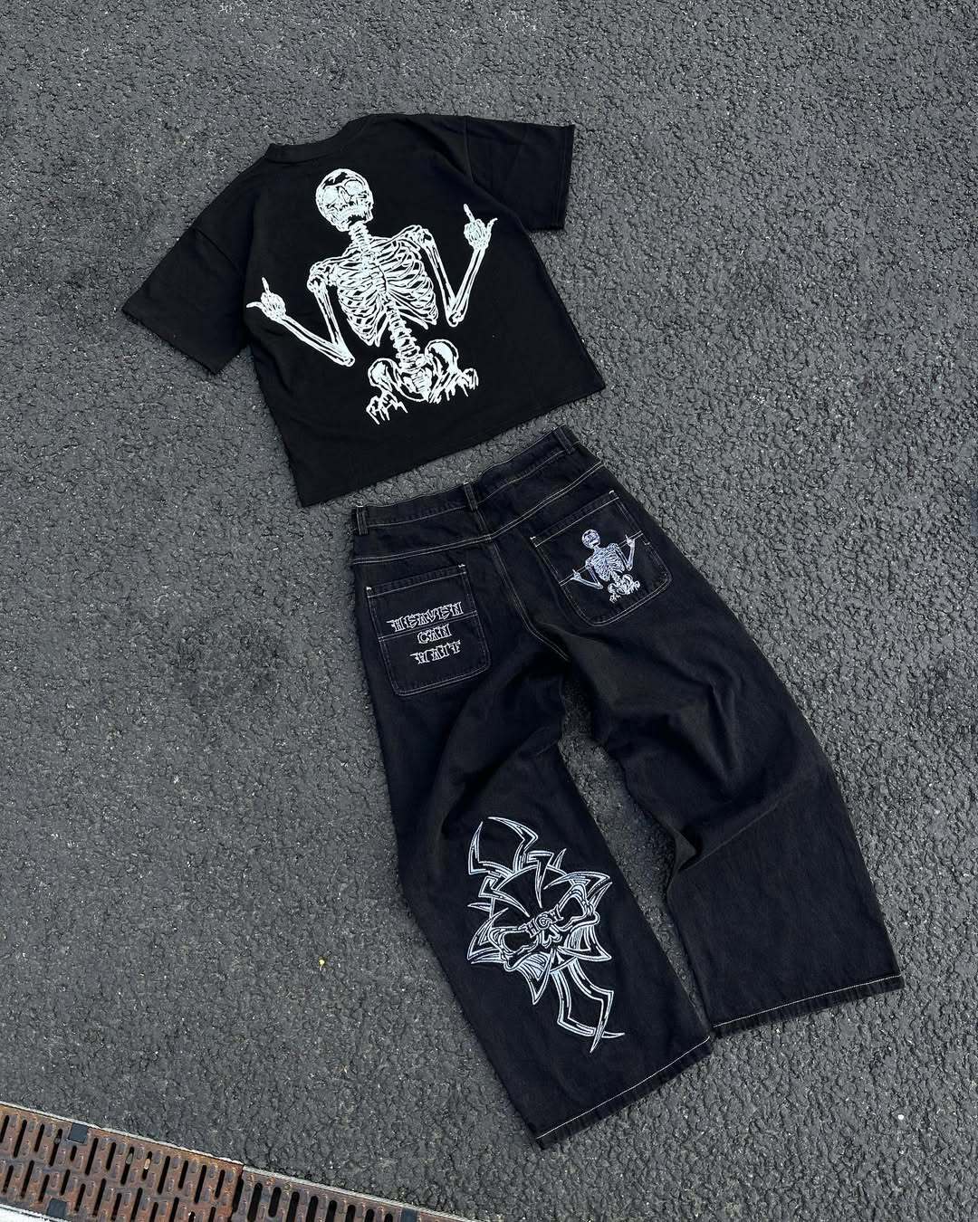  Embroidered Baggy Jeans