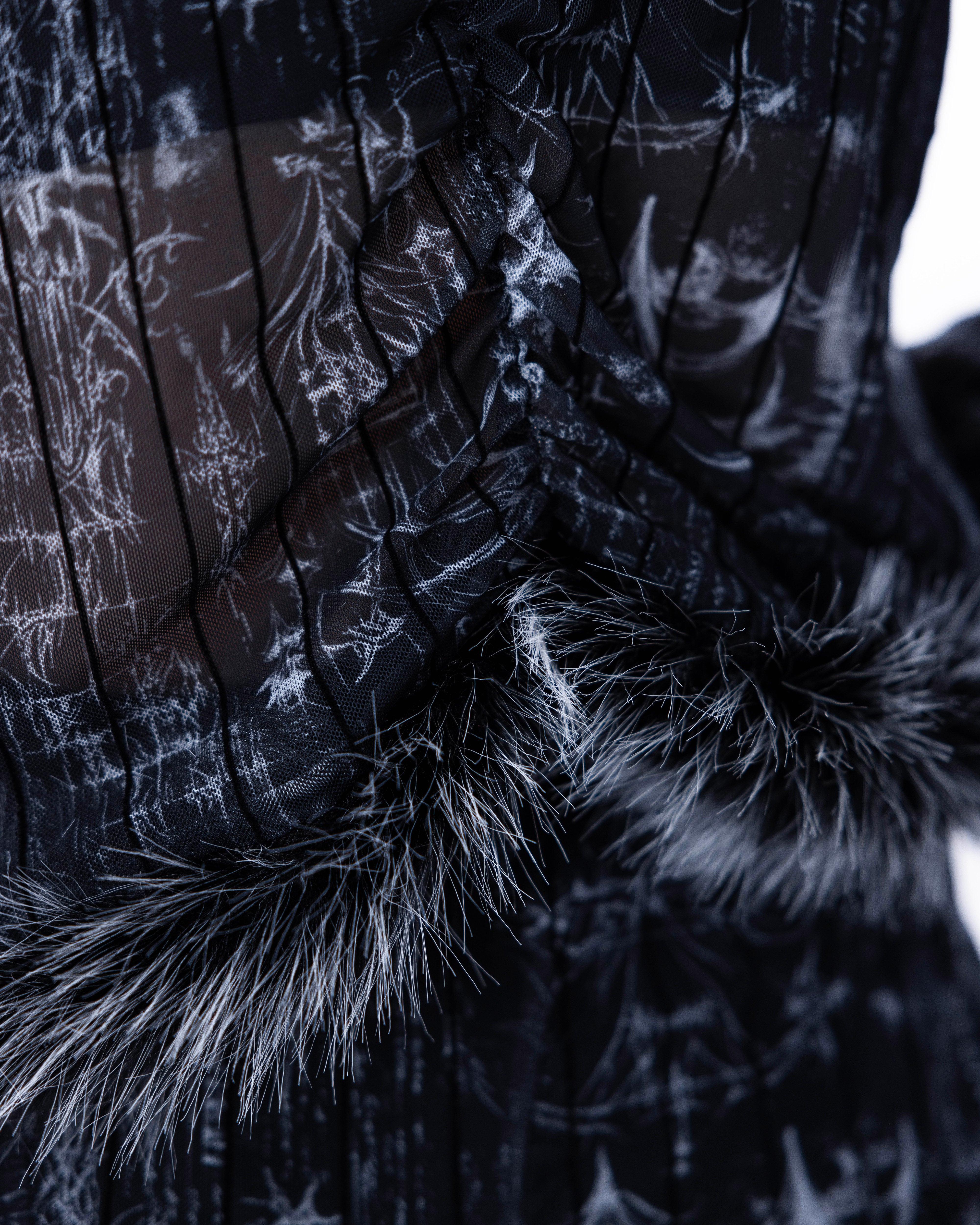 <IT's N0T BLACK & WHITE> - BLACK CYGNUS ATRATUS