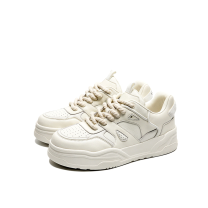 Trendy, comfortable, fashionable and versatile low-cut sneakers for couples