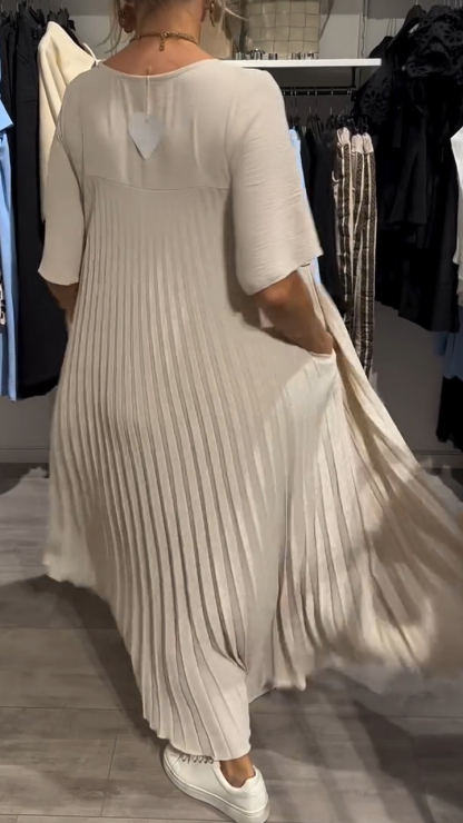 Women's Round Neck Pleated Casual Dress