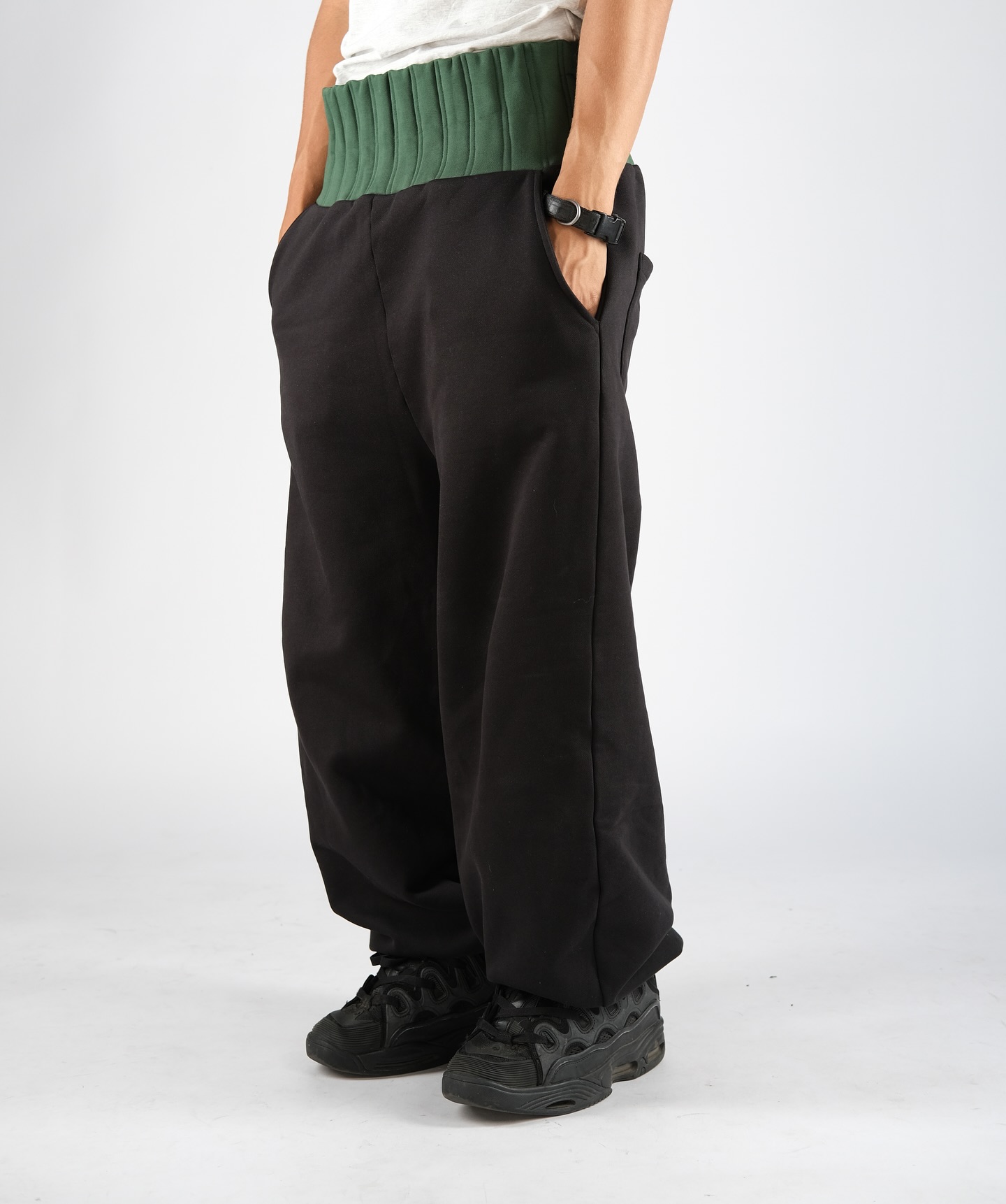 ZORO SWEATS