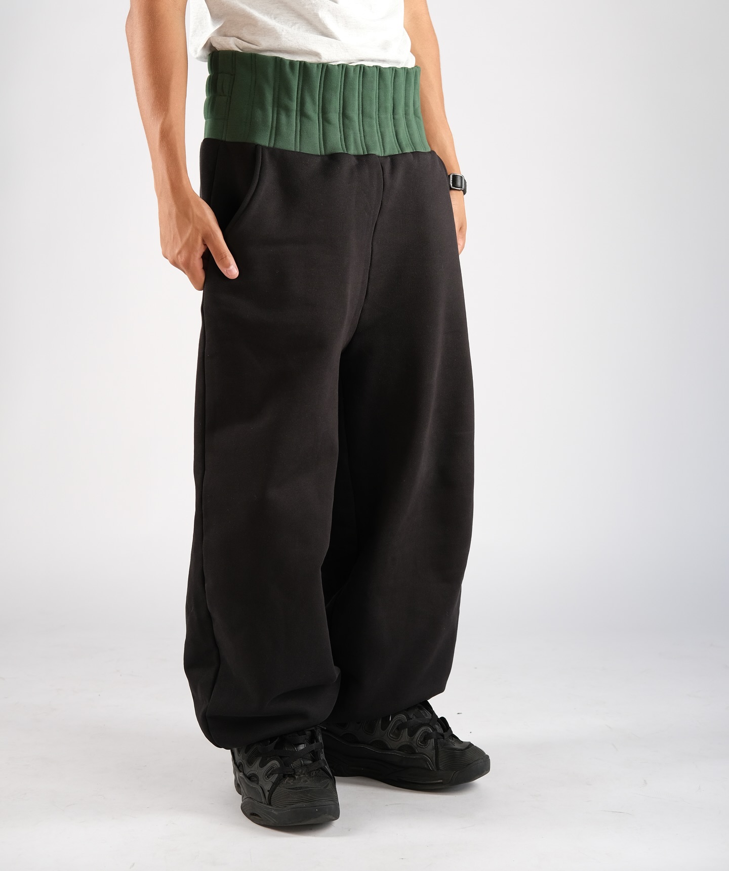 ZORO SWEATS