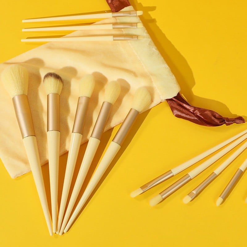 🔥13-Pc Professional Makeup Brush Kit – Soft Synthetic Hair for Face & Eyes – Travel-Friendly