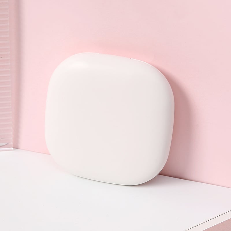 🌸 Compact LED Makeup Mirror – Double-Sided 1x/3x Magnification