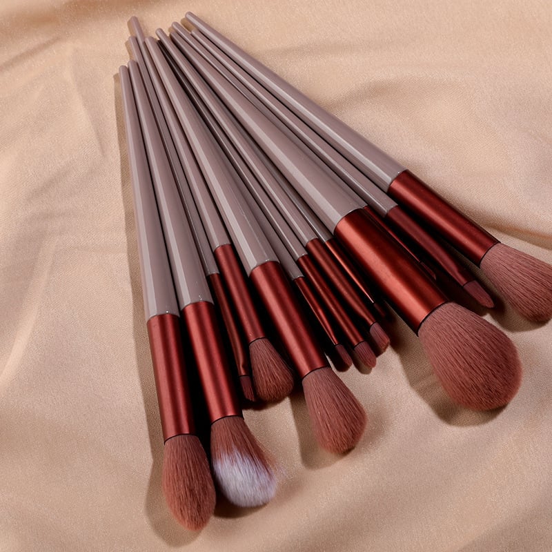 🔥13-Pc Professional Makeup Brush Kit – Soft Synthetic Hair for Face & Eyes – Travel-Friendly
