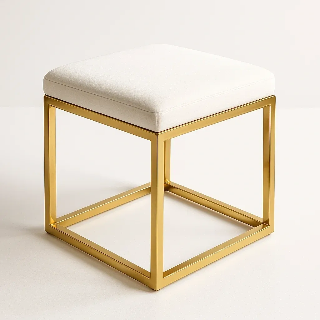 Taburete con cojín con estructura de acero dorado y asiento en poliéster blanco