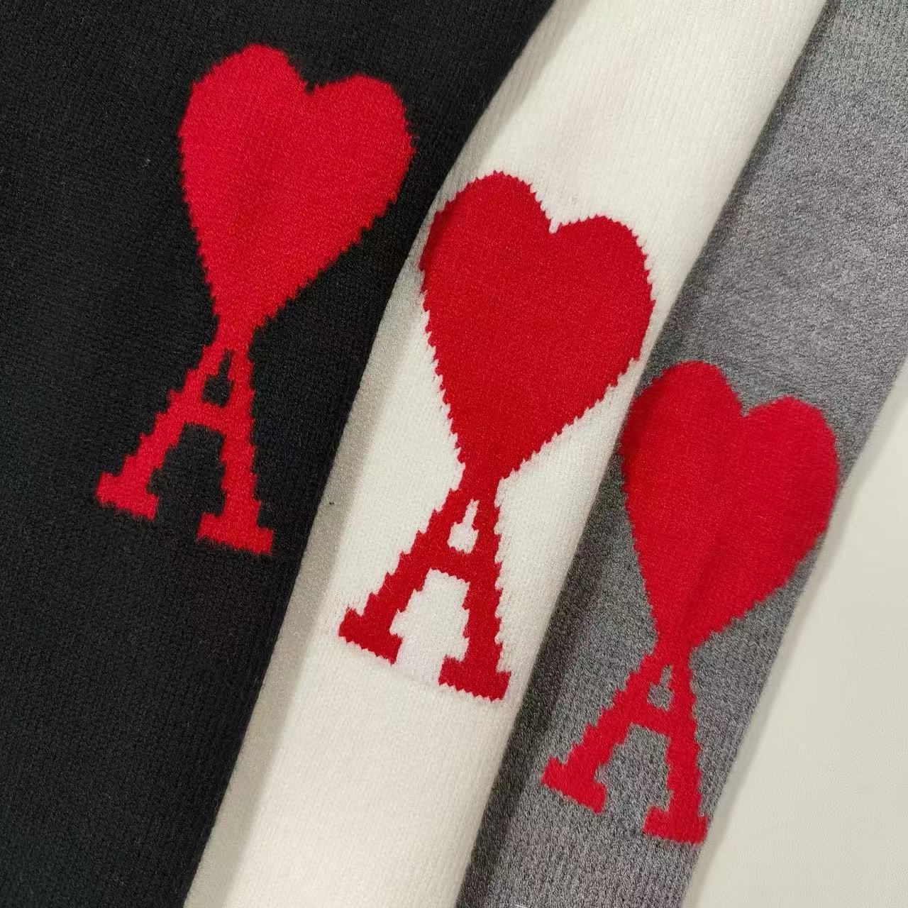 New classic embroidered V-neck cardigan sweater