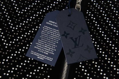 Hot Diamond Long Sleeved Denim Jackets