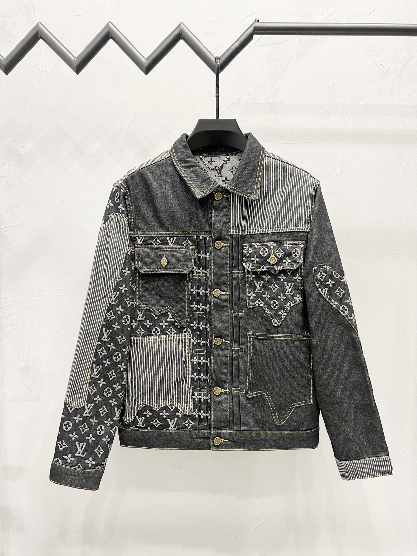 Contrast Color Spliced Long Sleeved Denim Jackets