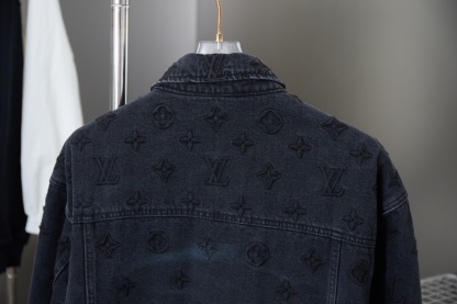Gradient Embroidery Long Sleeved Denim Jackets