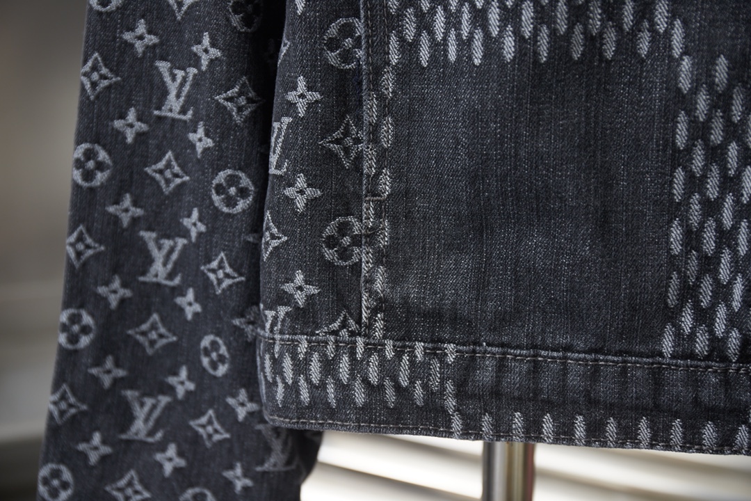 Checkerboard Print Long Sleeved Denim Jackets