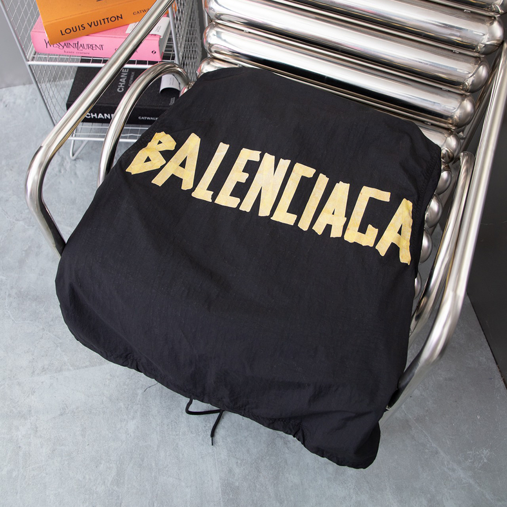 Classic Letter Print Long Sleeved Jackets