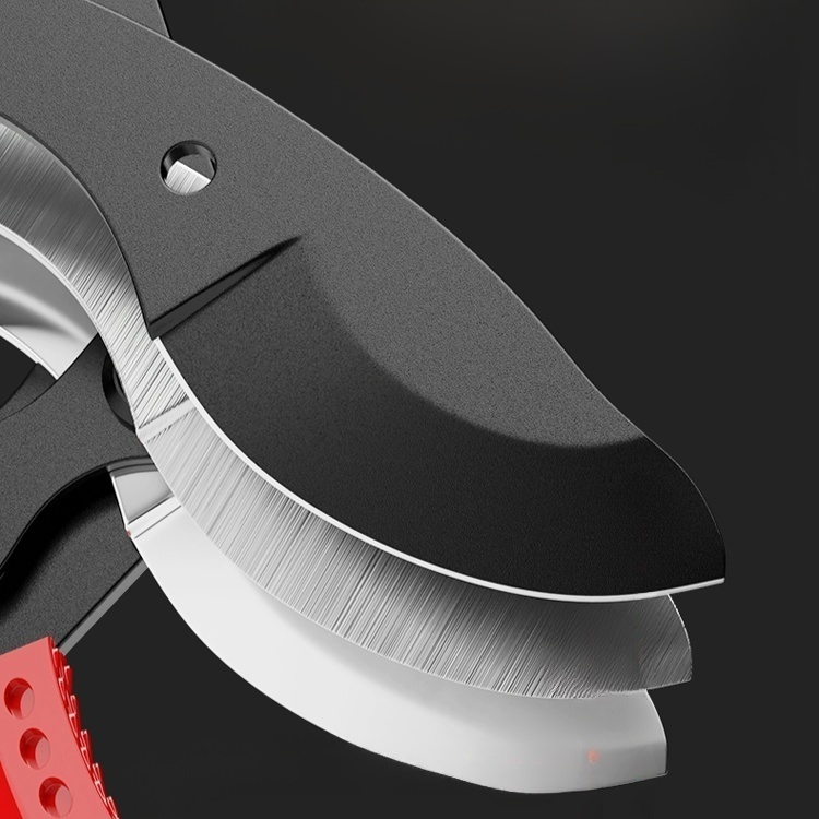 Teleskopische Astschere mit extra breiter Schneide