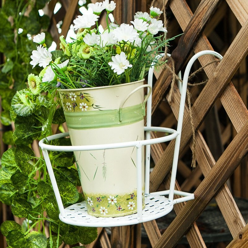 Wandmontierter Pflanzenständer