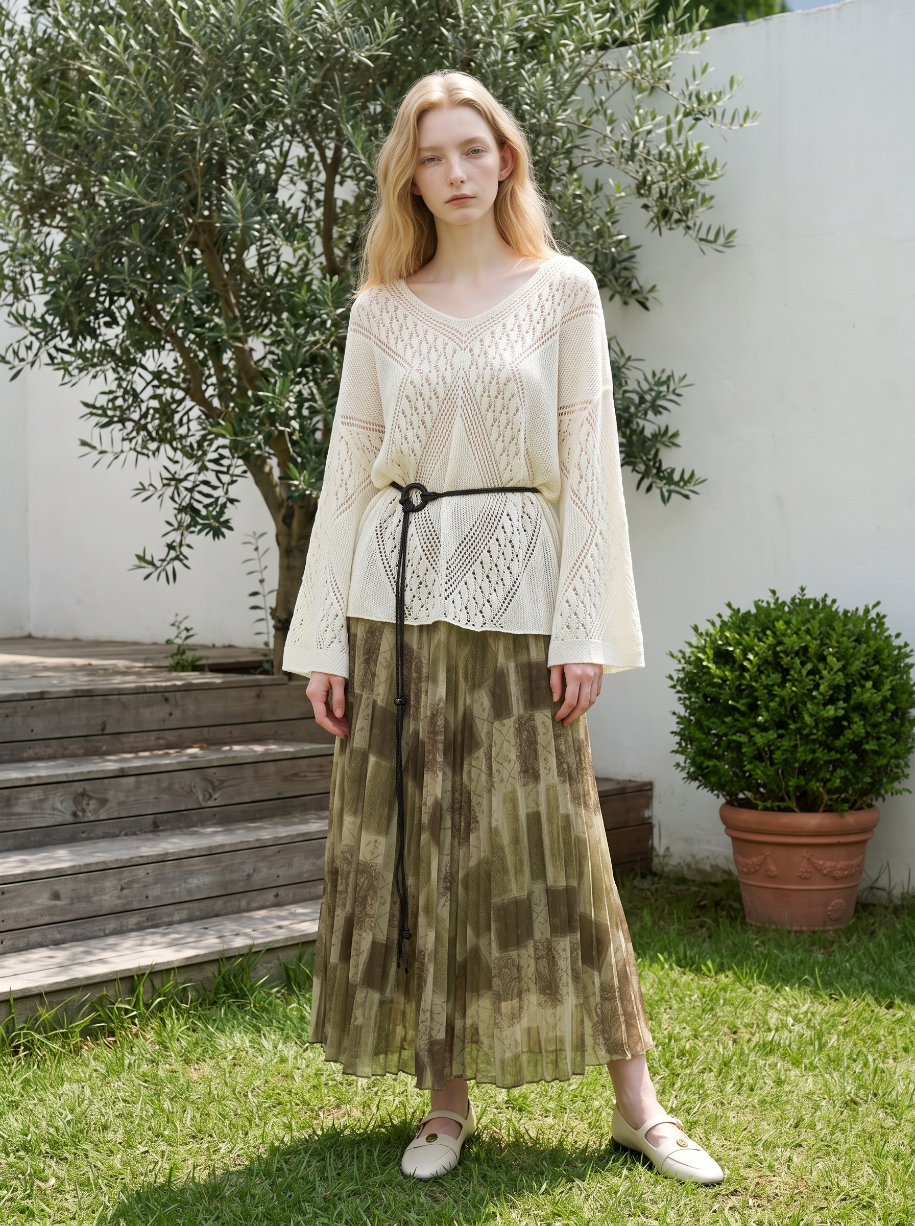 Vintage-style openwork long-sleeve knit sweater-LYONSENS