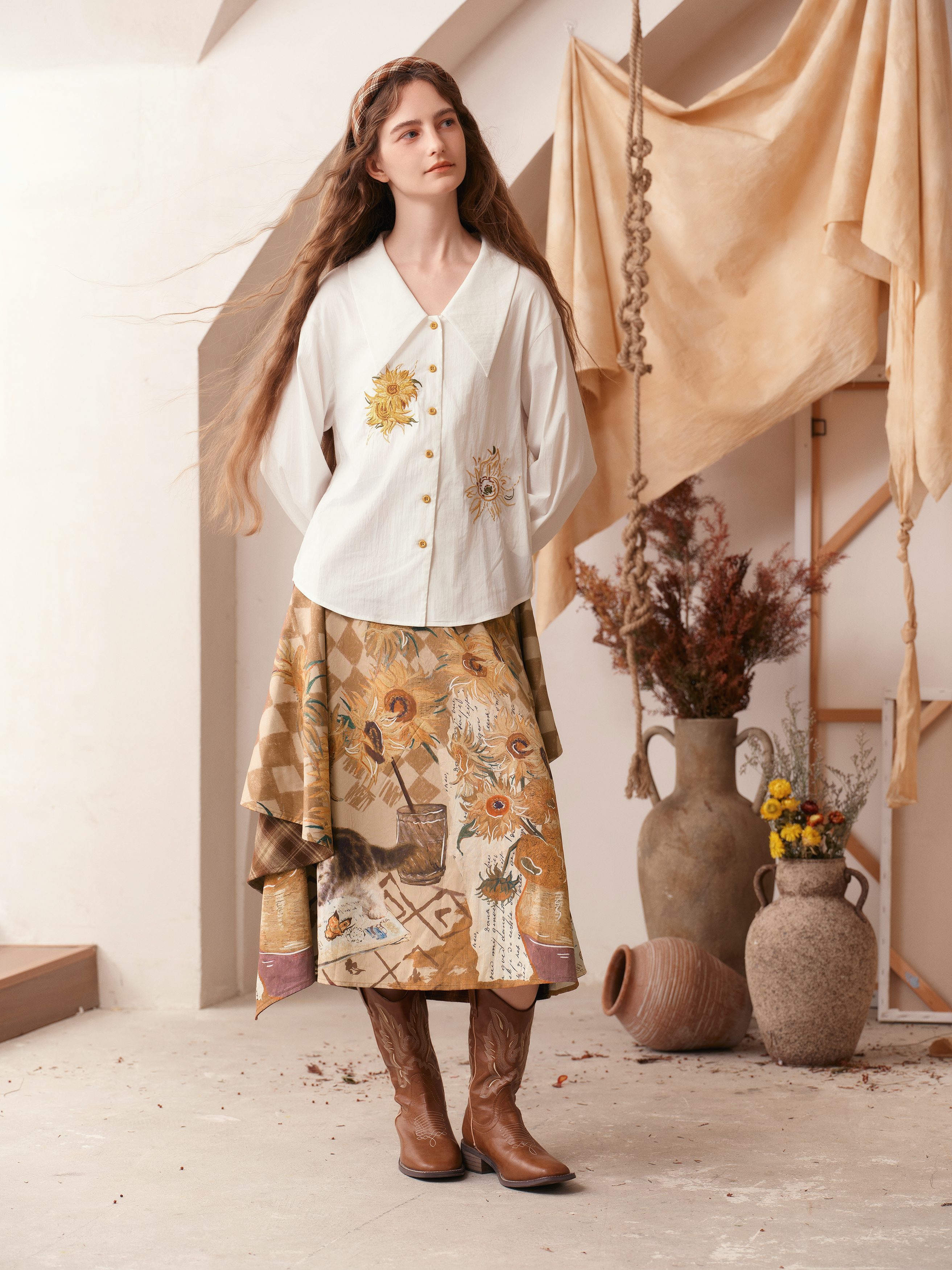 Flower-Decorated Cropped Shirt-LYONSENS
