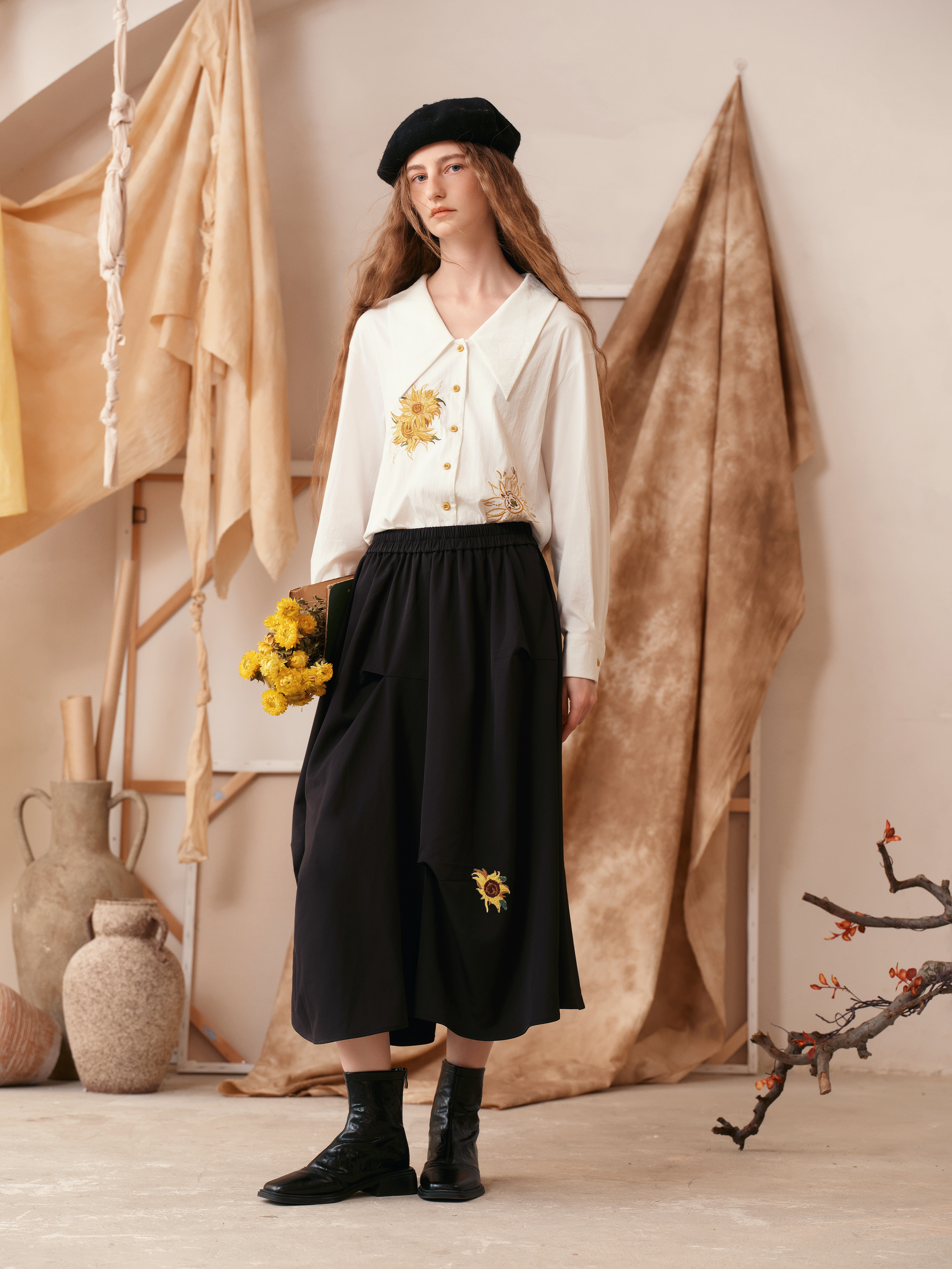 Flower-Decorated Cropped Shirt-LYONSENS