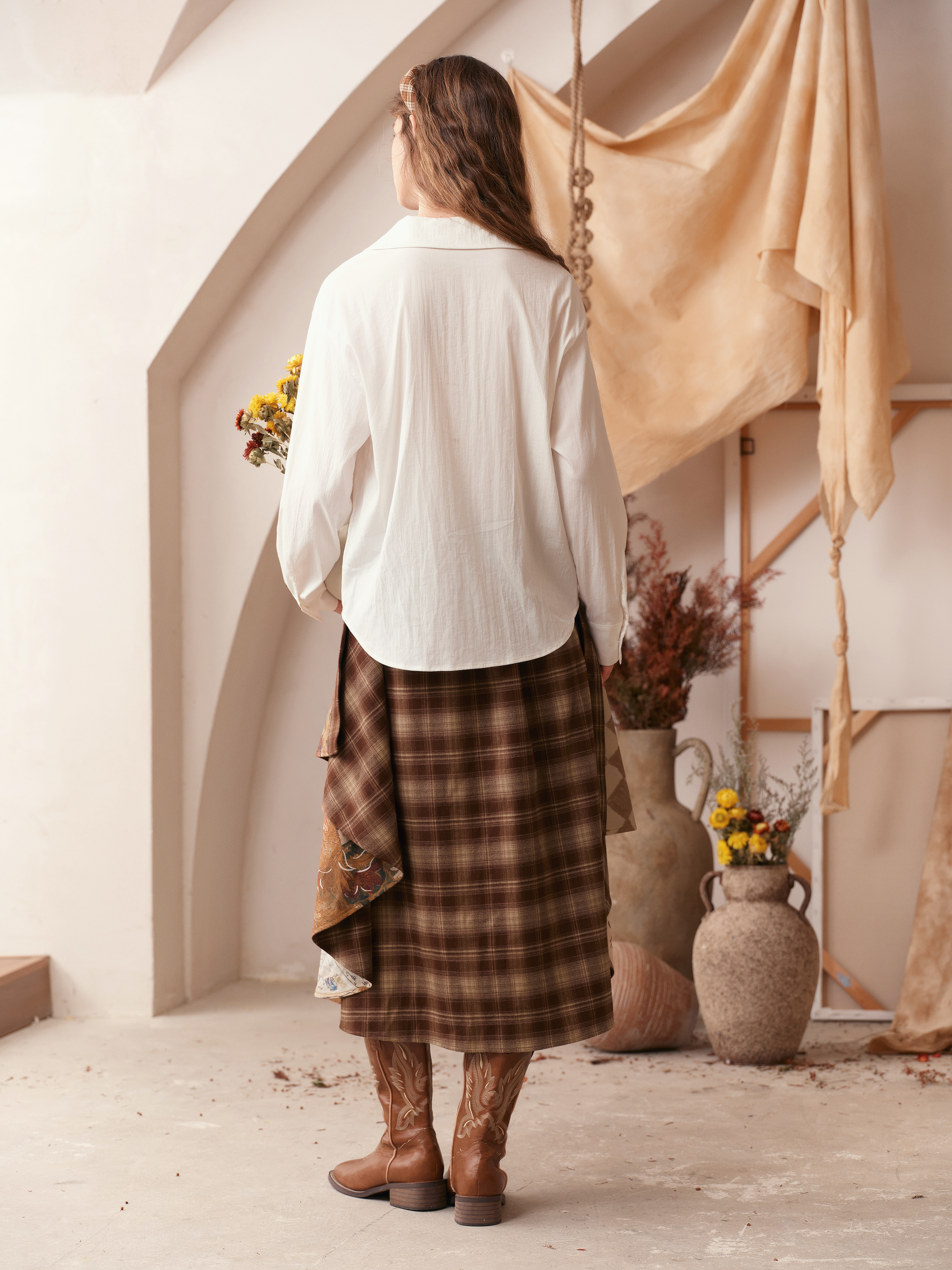 Flower-Decorated Cropped Shirt-LYONSENS