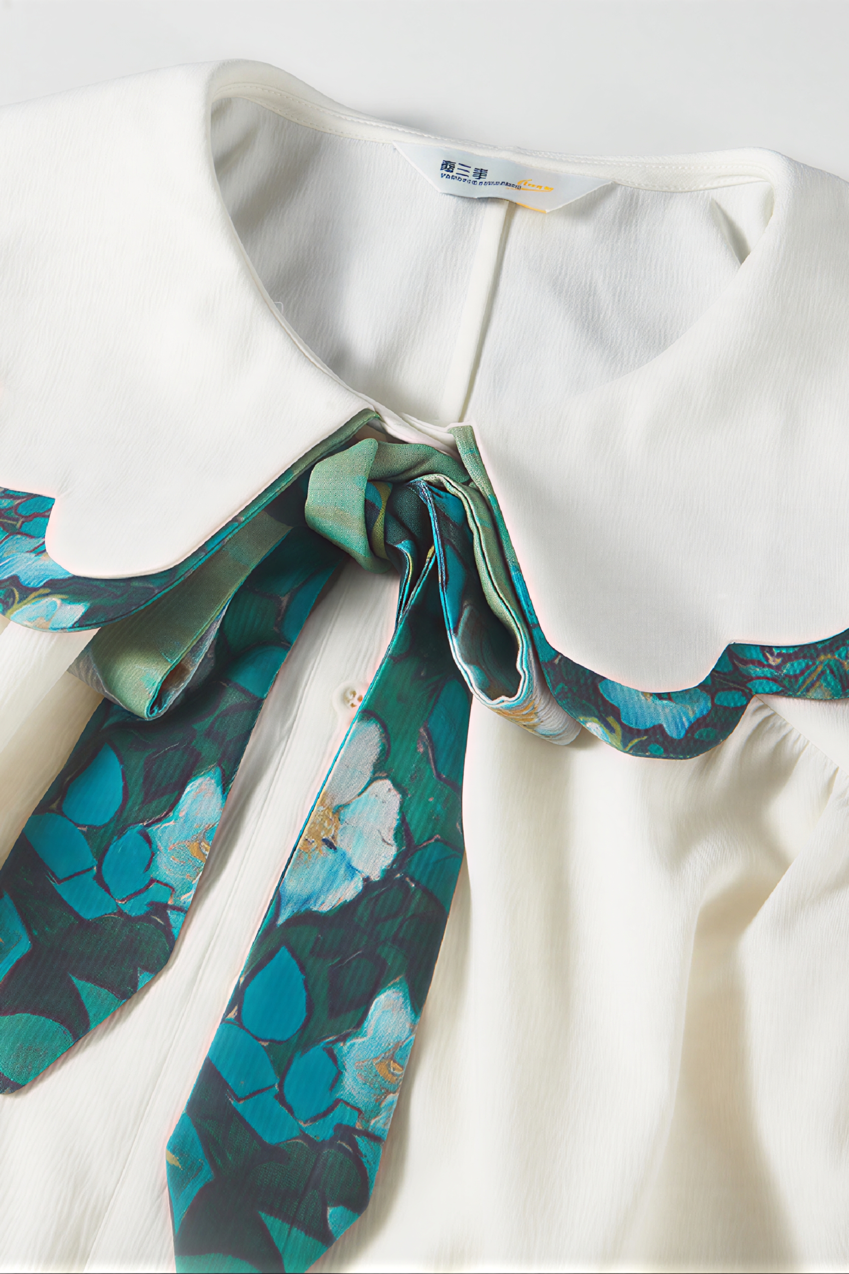 Van Gogh-Inspired Blue Peter Pan Collar Shirt