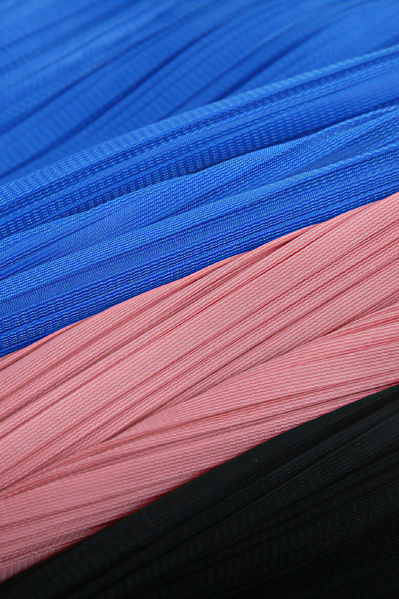 Lightweight Pleated Fringe Detail Pants