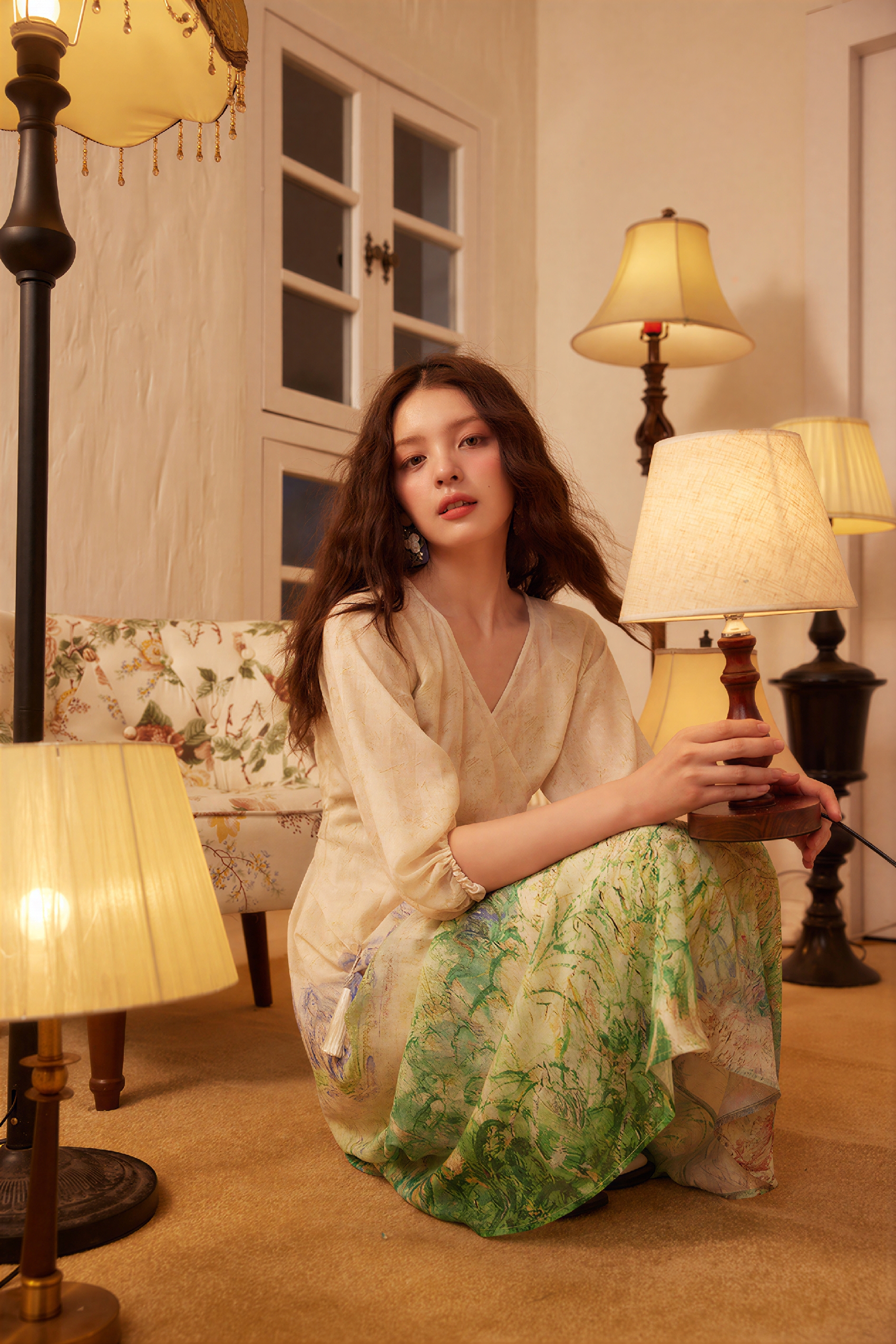 Modern Chinese-Inspired V-Neck Slimming Dress-LYONSENS