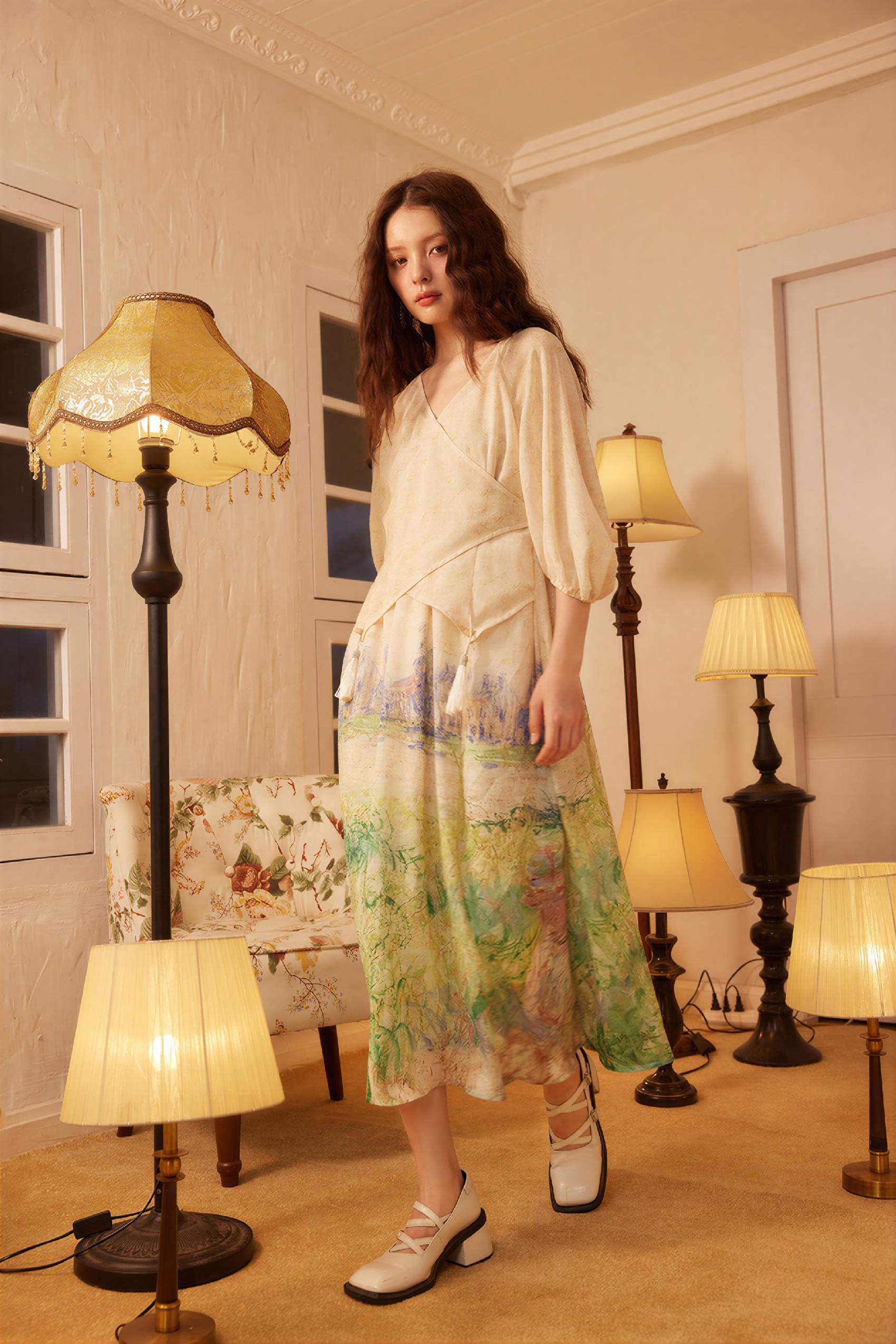 Modern Chinese-Inspired V-Neck Slimming Dress-LYONSENS