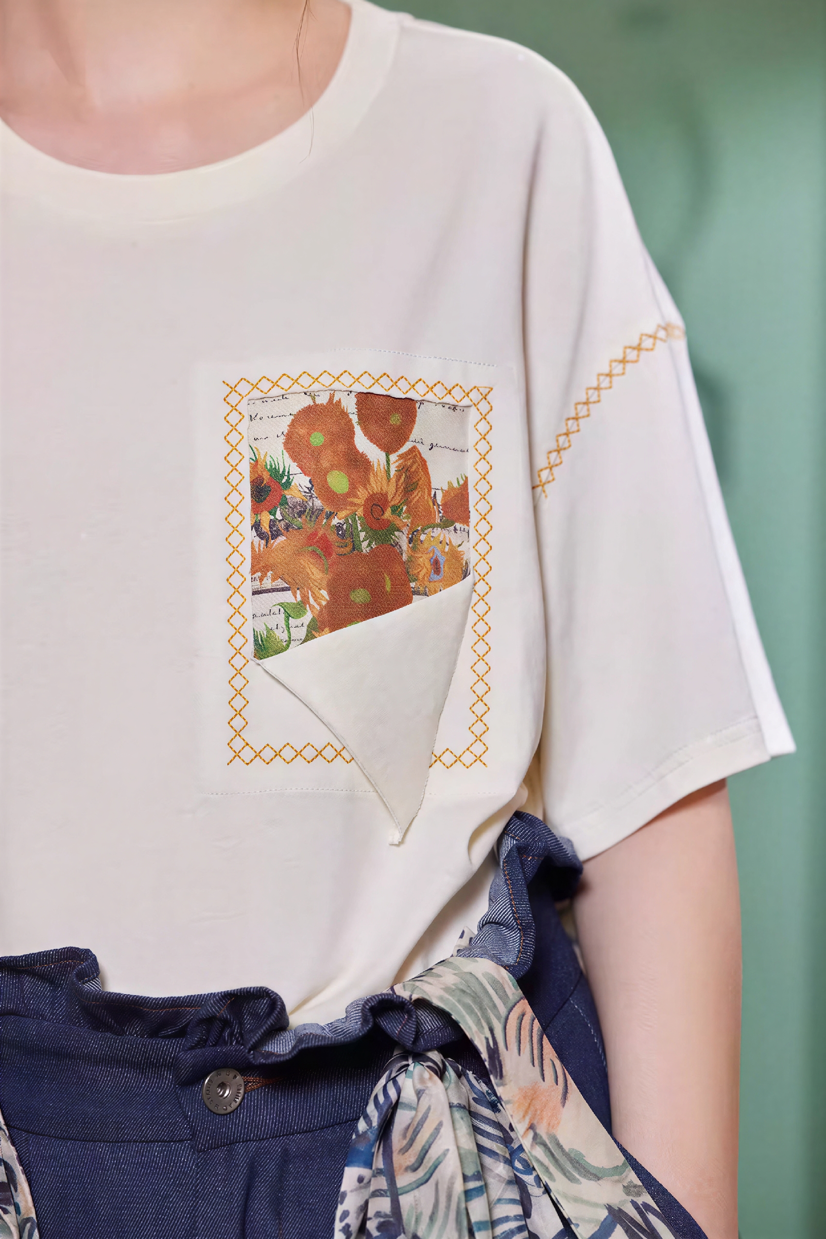 ゴッホにインスパイアされた白いコットンアートプリントTシャツ