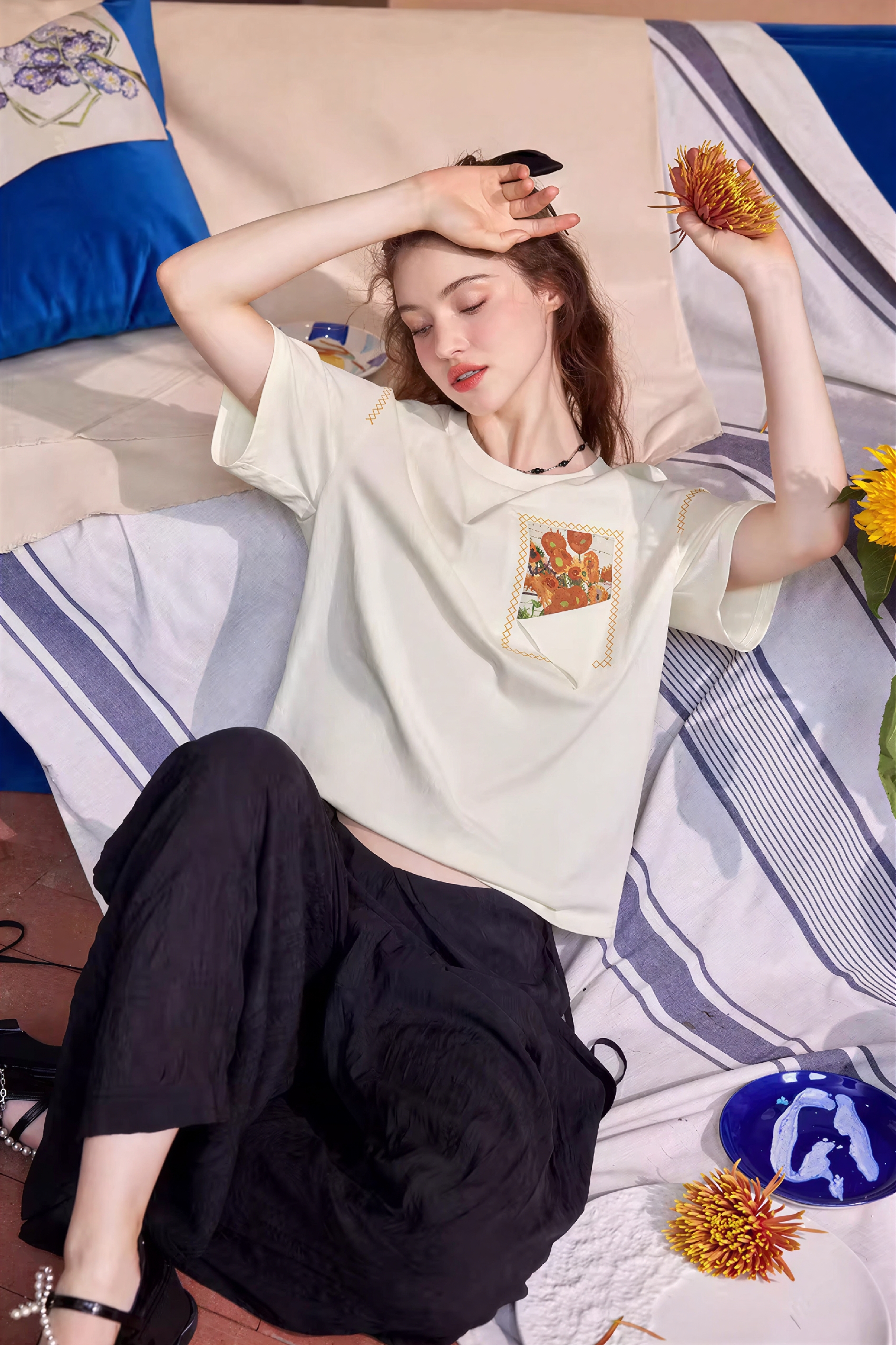 ゴッホにインスパイアされた白いコットンアートプリントTシャツ