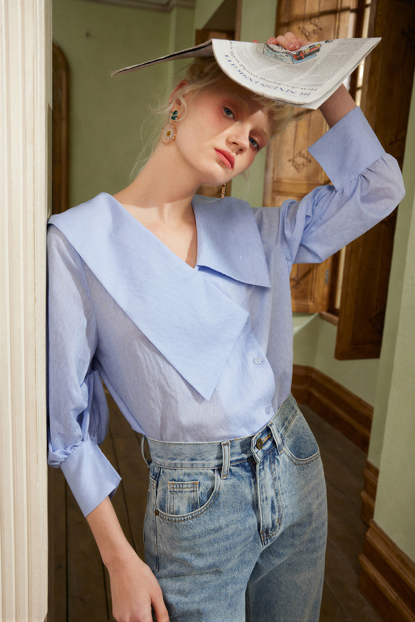 White Sailor-Collar Short-Sleeve Shirt