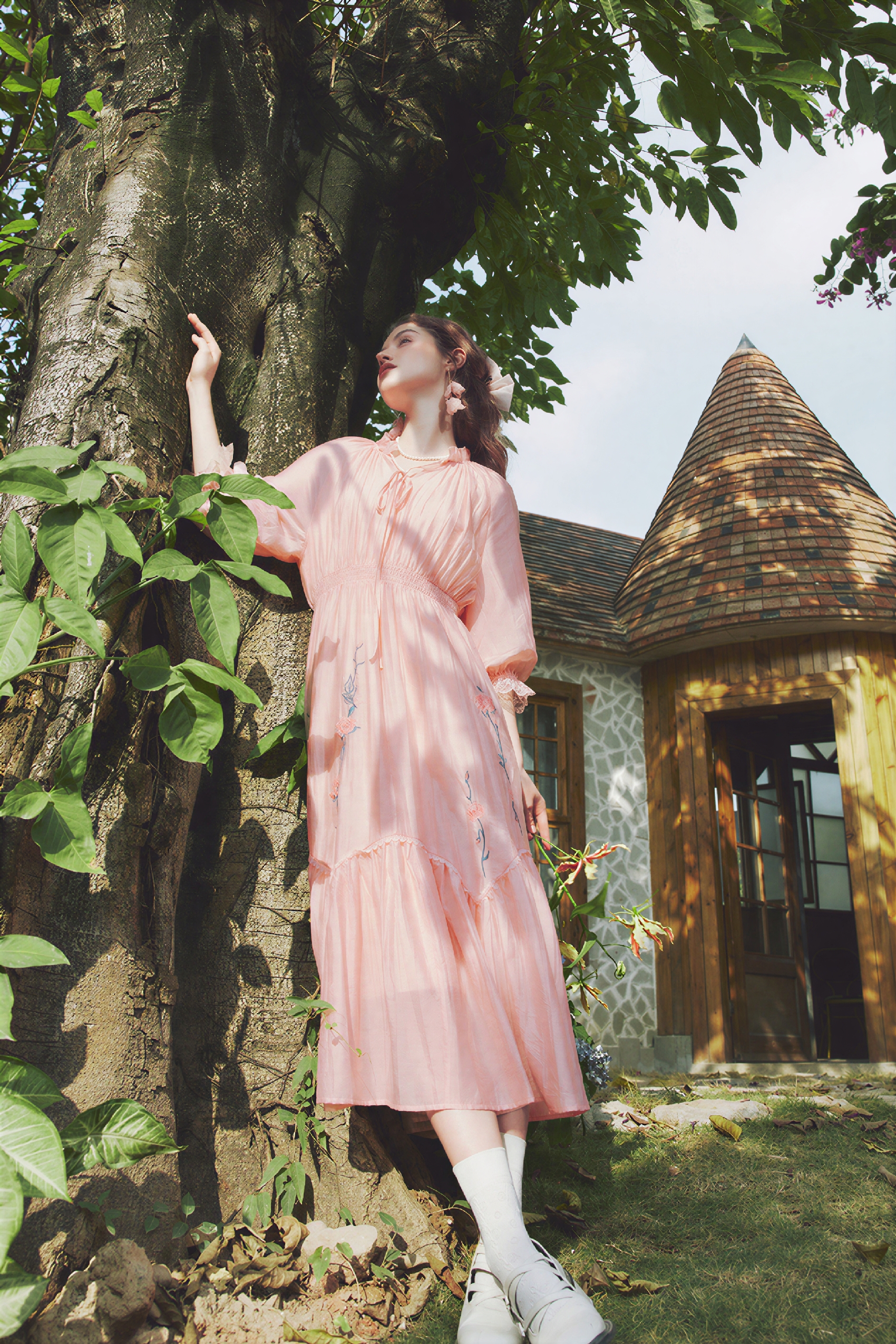 Van Gogh-Inspired French Lace Patchwork Puff-Sleeve Dress
